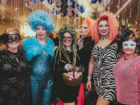 Damit das bunte Tanzvergnügen auch sicher bleibt, herrscht am "Diversity Ball" die 1G-Regel.