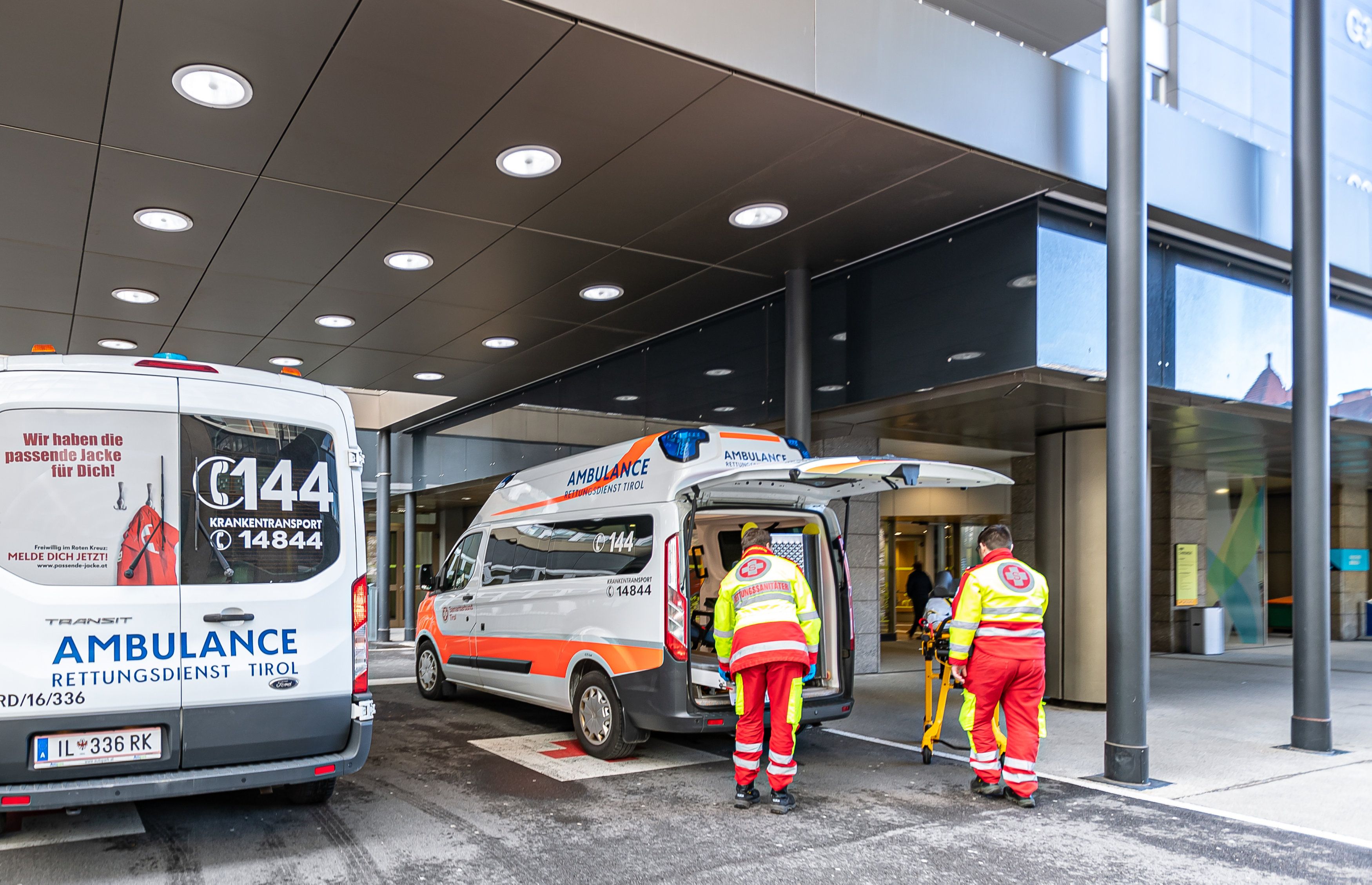 Experten warnen vor neuerlichem Corona-Herbst - die Zahlen steigen. Im Bild: Das Universitätsklinikum in Innsbruck.
