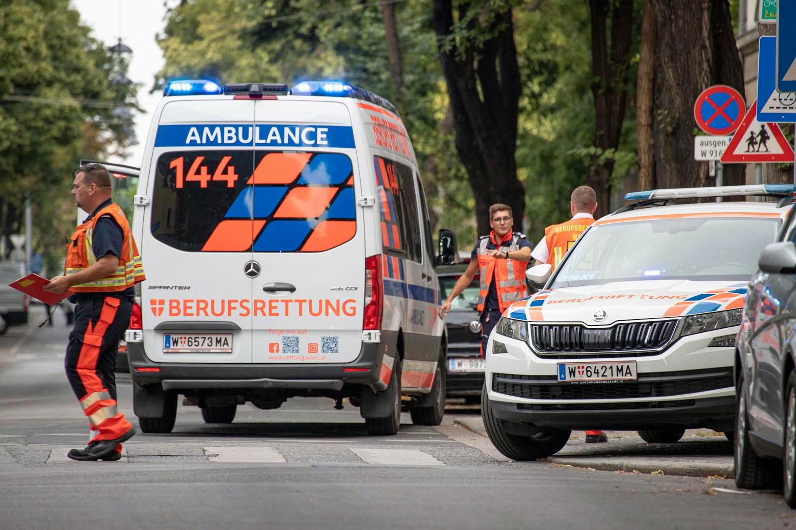 Die Berufsrettung Wien versorgte die verletzten Unfallopfer. (Symbolbild)