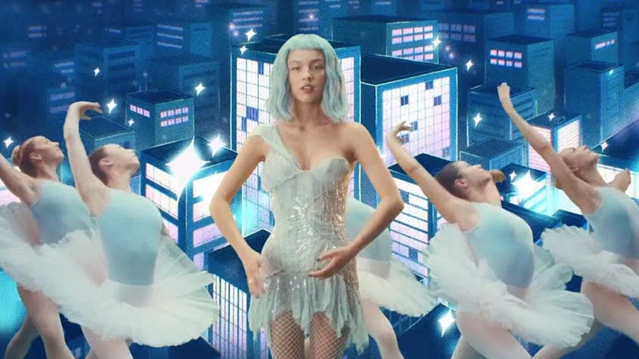 Heute.at - Britney lässt Olivia Rodrigo in ihrem Kleid tanzen