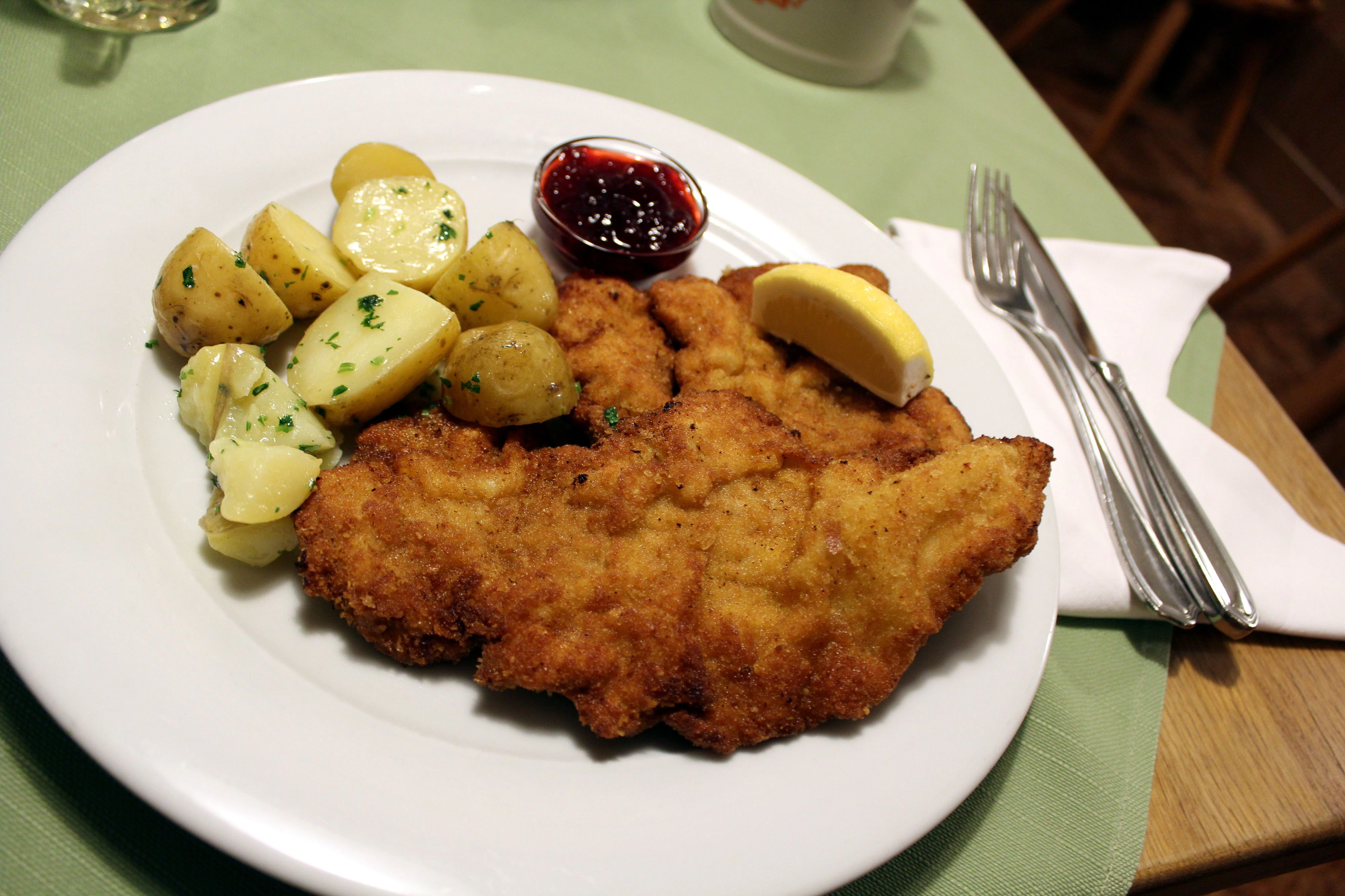Das "klassischste" aller österreichischen Gerichte: das Wiener Schnitzel.