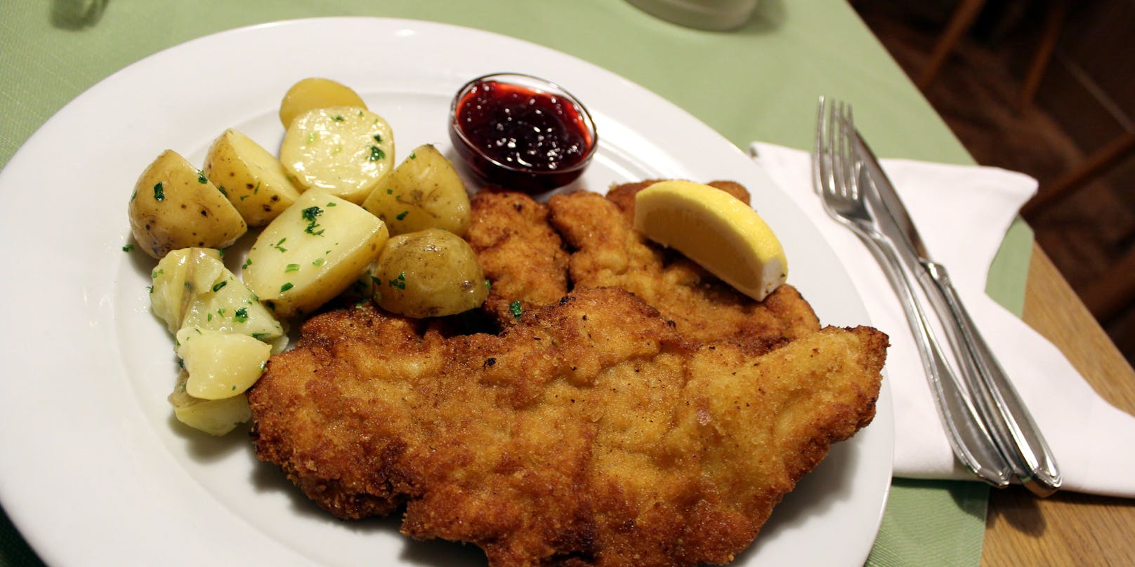 Das "klassischste" aller österreichischen Gerichte: das Wiener Schnitzel.