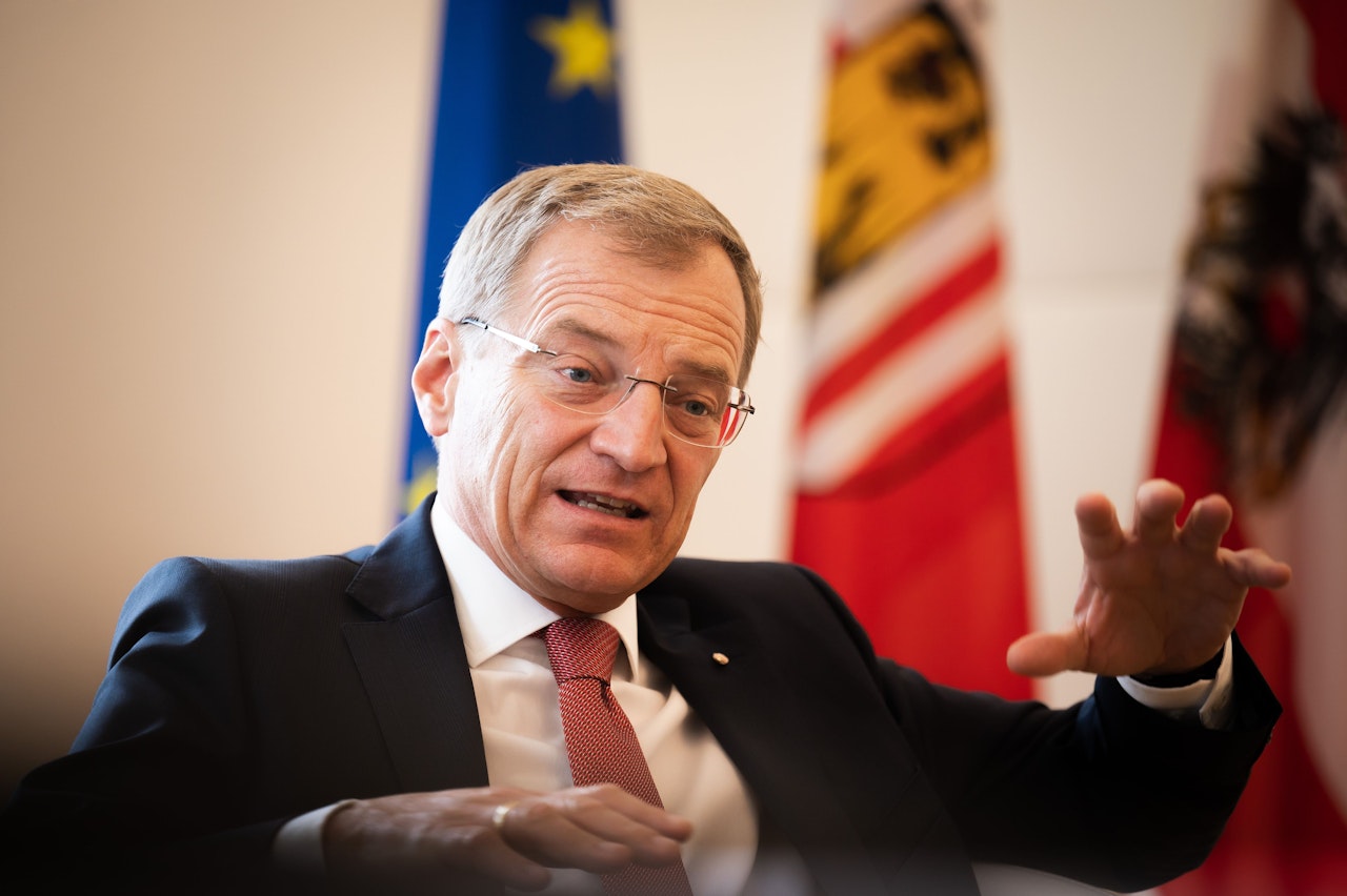 Heute.at - Landeschef Stelzer stellt Russland-Sanktionen infrage