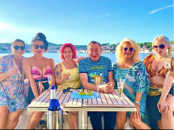 Prost! Ein Gläschen Prosecco für die Damen