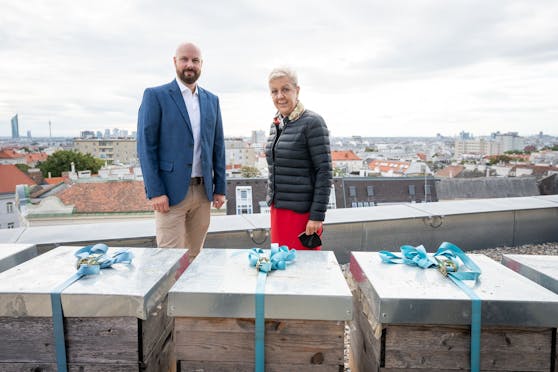 Thomas Lebinger, Geschäftsführer von Viennabase und Sigrid-Oblak, Geschäftsführerin der Wien Holding. 