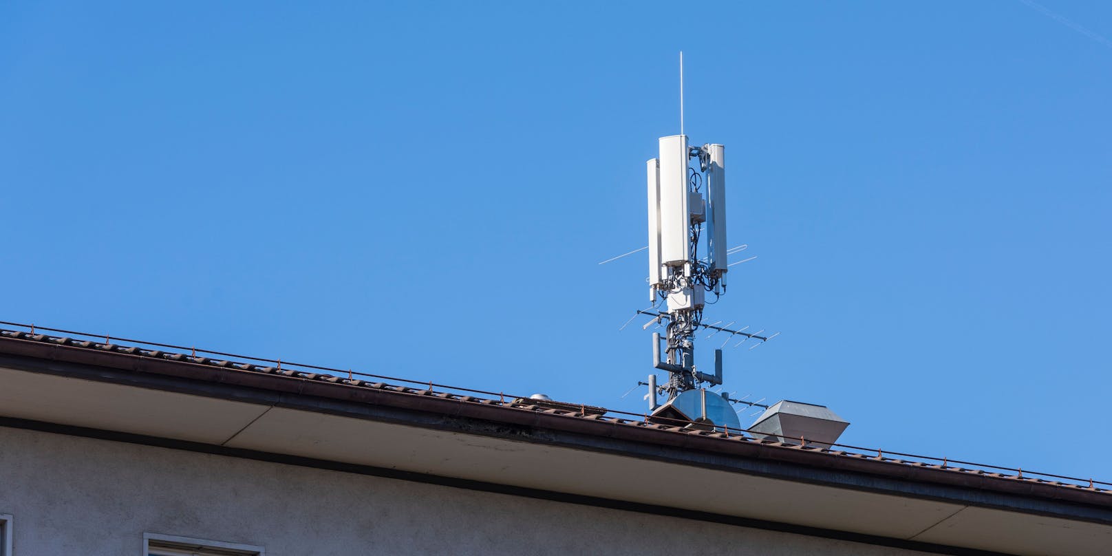 Mittels solcher 5G-Funkmasten wird bereits ein Großteil der Haushalte abgedeckt (Symbolbild aus Zürich)