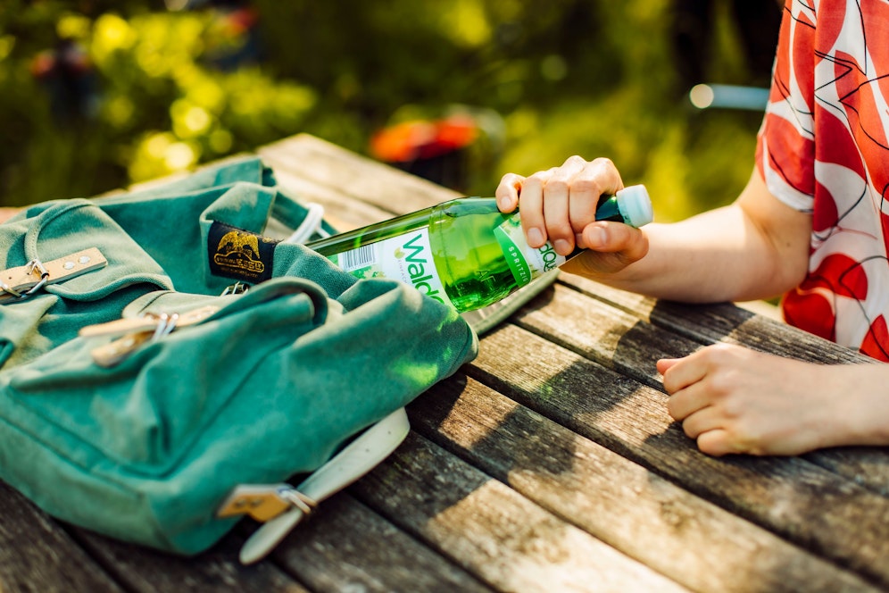 Teilen Sie Ihre Wandererlebnisse bei den digitalen Wanderwochen mit und erhalten Sie ein prall gefülltes Wanderpaket von Waldquelle Mineralwasser!