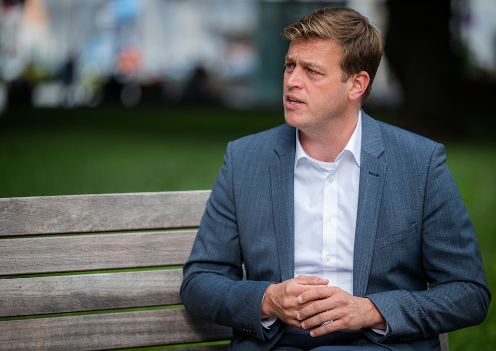 Grünen-Chef Stefan Kaineder beim<em> 