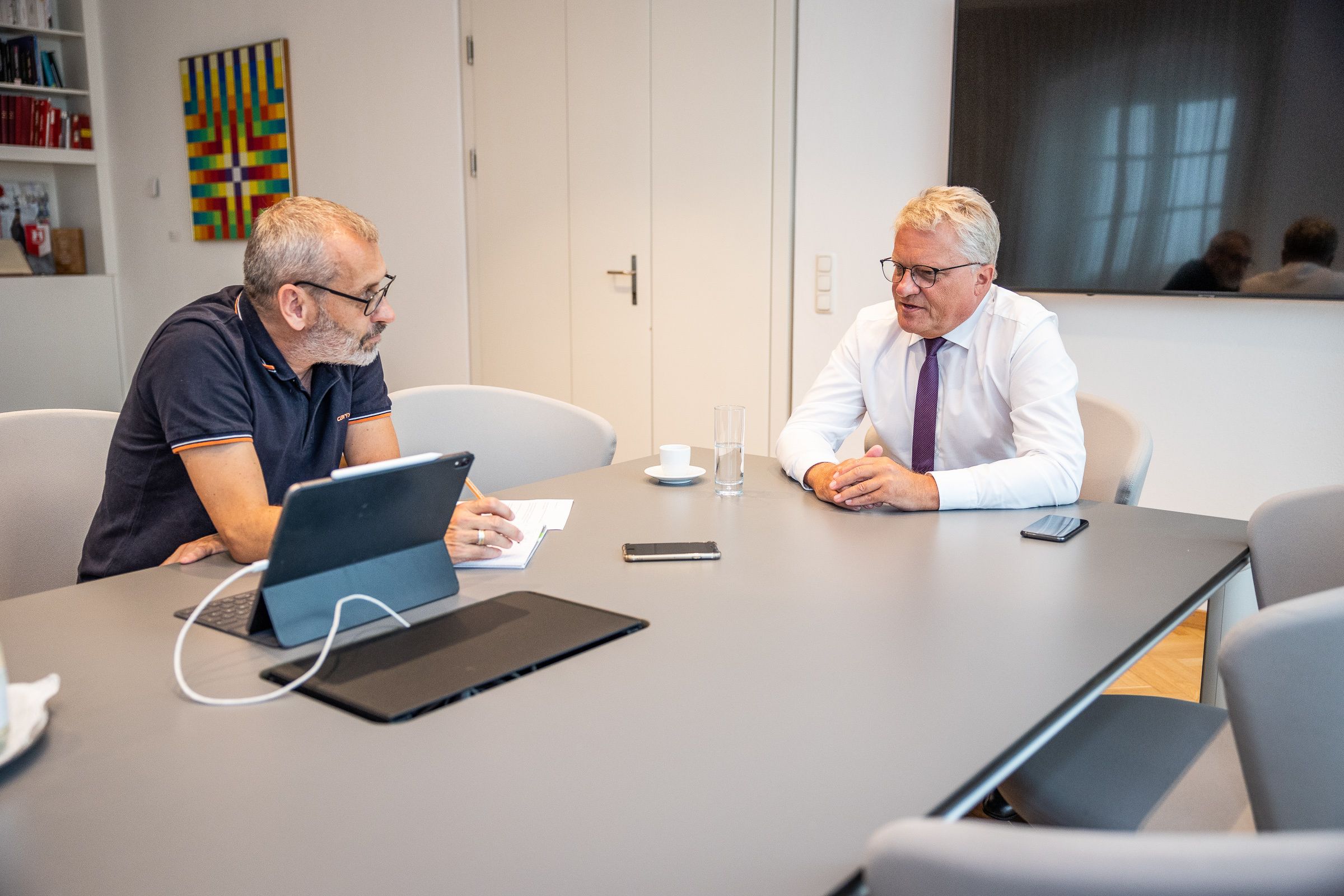 Der Linzer Bürgermeister beim Interview mit <em>