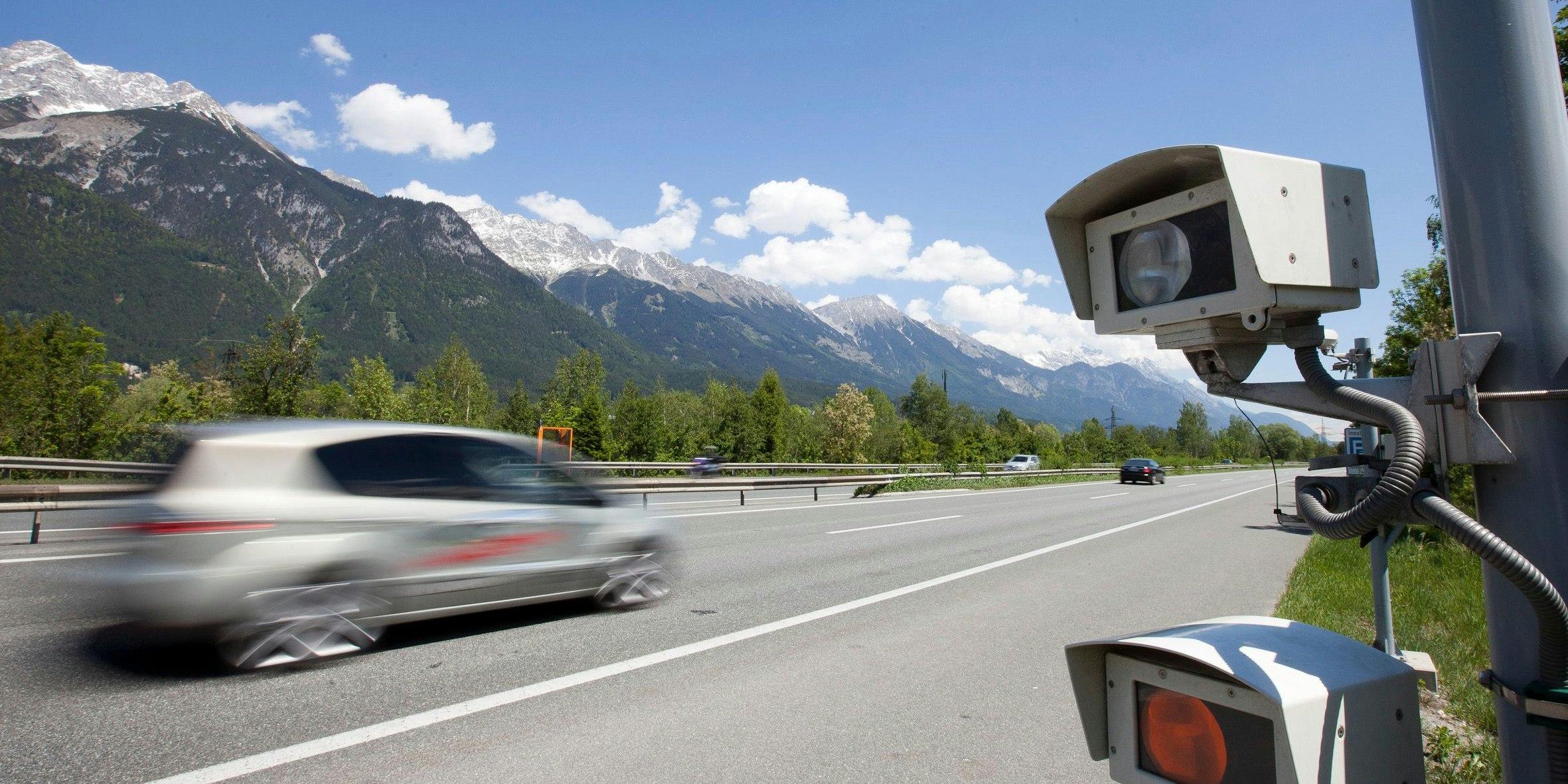 Raser werden nicht nur von der Polizei verfolgt, sie sorgen auch für Zornausbrüche unter anderen Verkehrsteilnehmern.