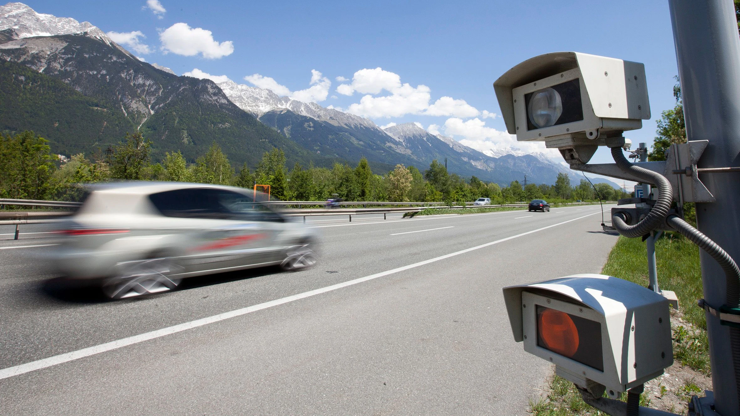 Raser werden nicht nur von der Polizei verfolgt, sie sorgen auch für Zornausbrüche unter anderen Verkehrsteilnehmern.
