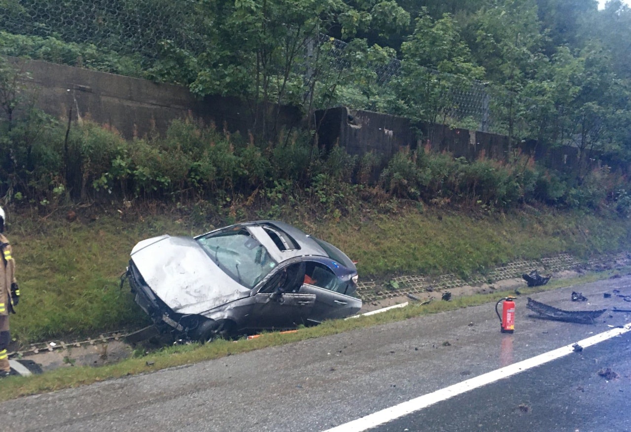 Heute.at - Tauerntunnel nach Autoüberschlag gesperrt