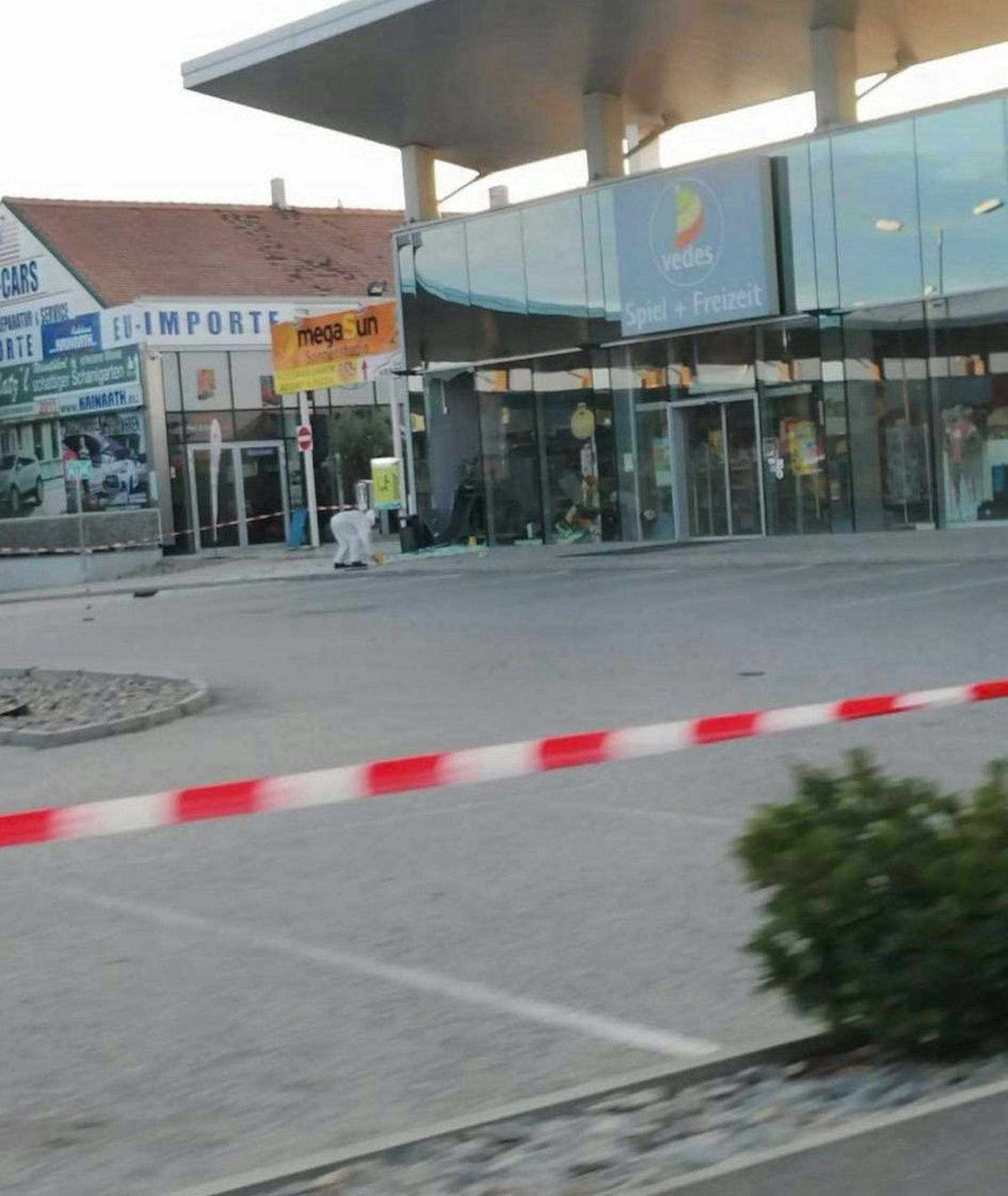 In Hollabrunn (NÖ) wurde ein Bankomat in die Luft gejagt. 