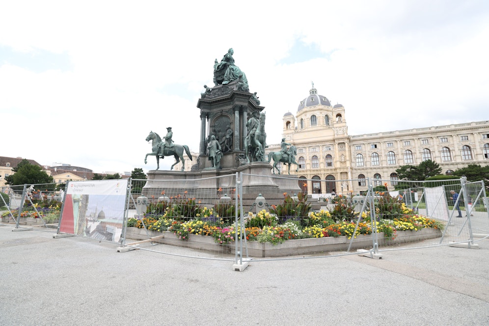 Das Maria-Theresien-Denkmal wurde immer wieder Ziel von Vandalismus.