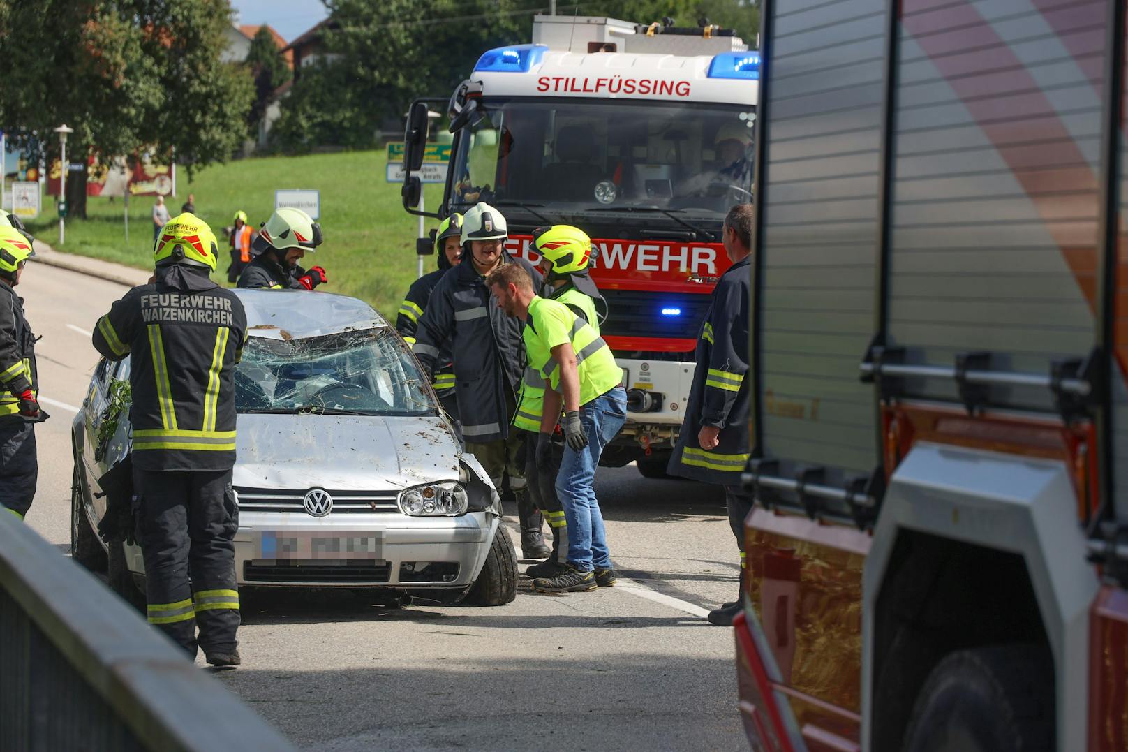 Die Bergungsarbeiten dauerten rund eine Stunde.