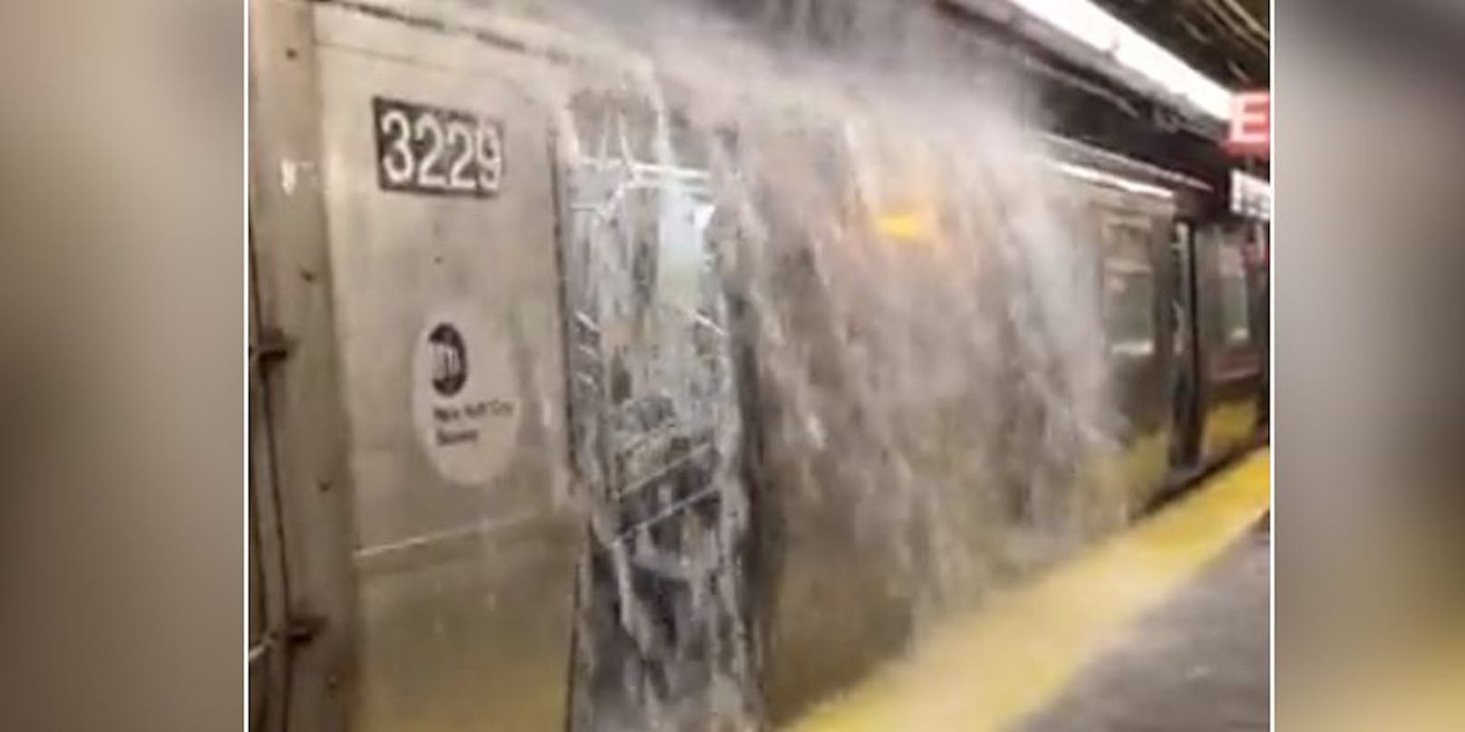 Überflutete U-Bahnen in New York