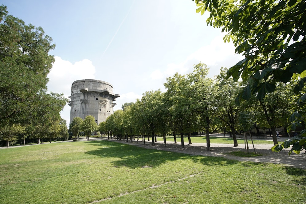 Der Augarten (Wien-Leopoldstadt) ist für viele Wiener ein Naherholungsgebiet. Die Grünen befürchten massive Baumfällungen, damit eine Eventzone gebaut werden kann.