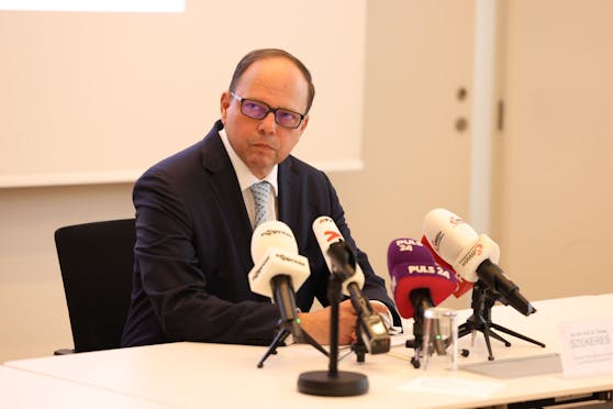 Ärztekammerpäsident Thomas Szekeres schlägt Alarm: Wiens Spitalsärzte leiden unter hoher Belastung und chronischem Personalmangel.