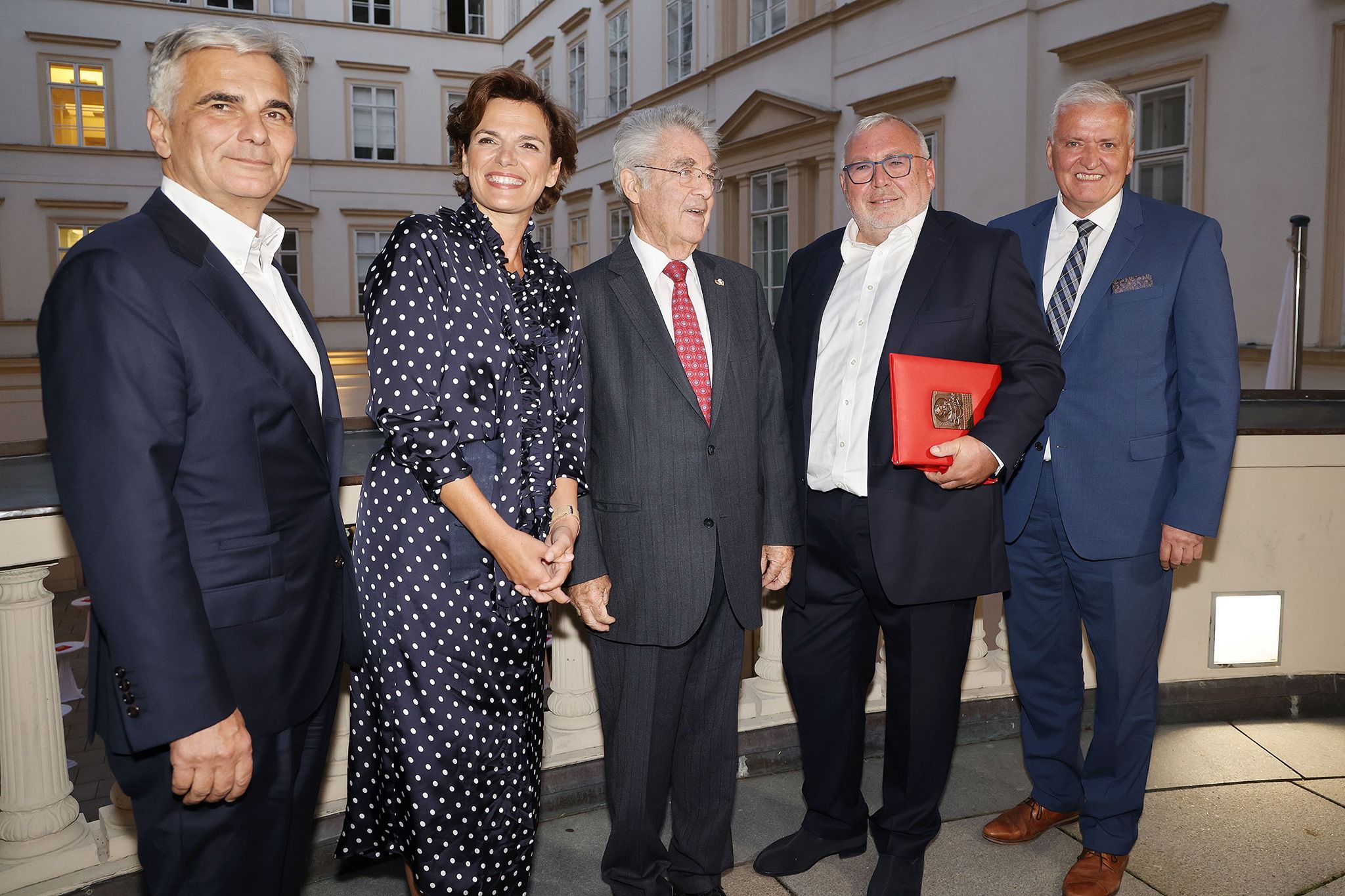 Ex-Kanzler Alfred Gusenbauer erhielt die höchste SP-Auszeichnung.