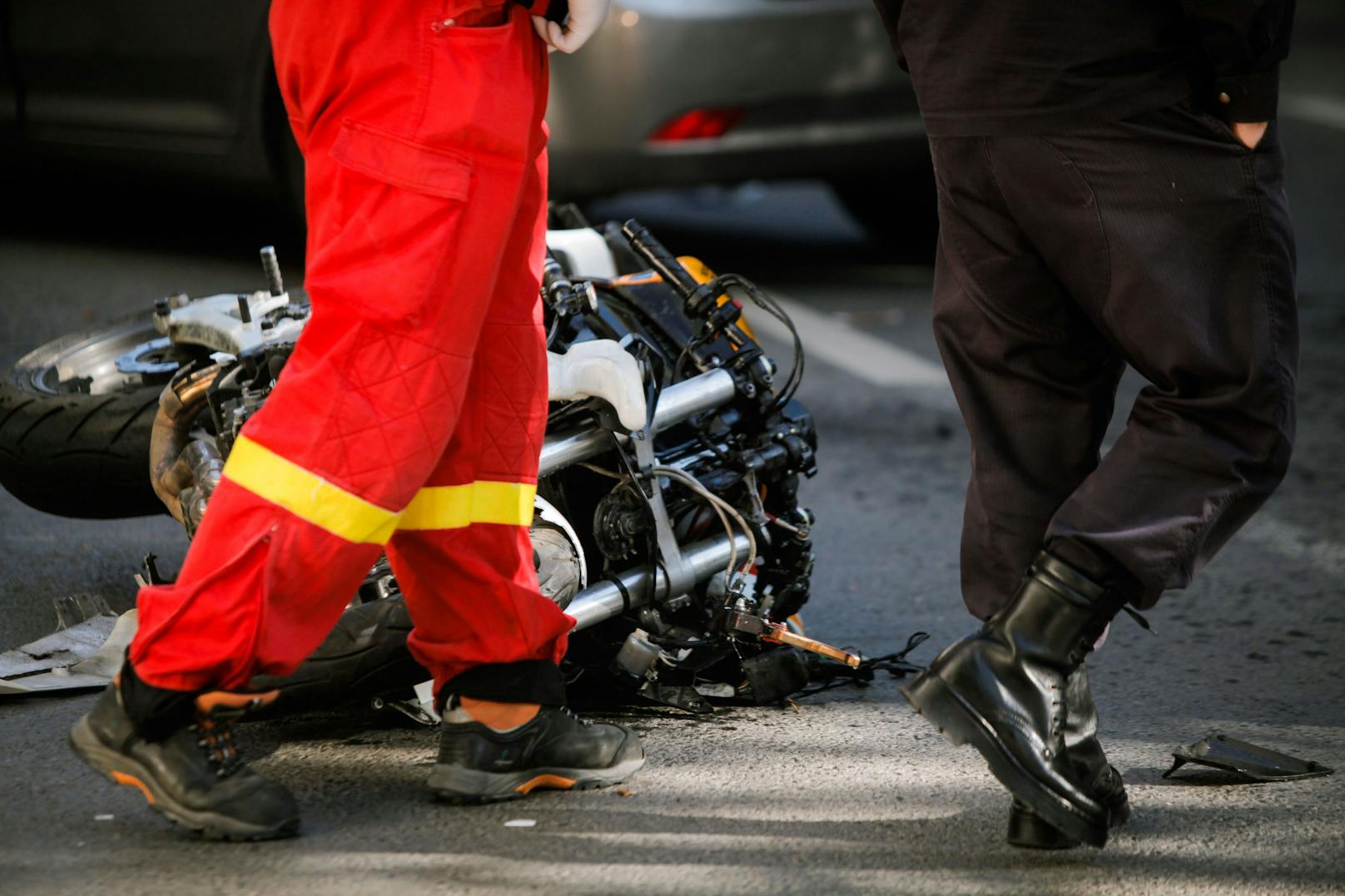 Motorradlenker (44) bei Crash mit Klein-Lkw getötet