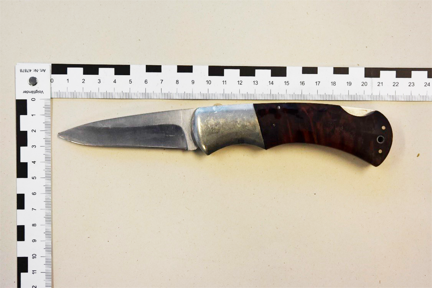 Mit diesem Klappmesser soll der 42-Jährige auf seinen Bekannten losgegangen sein.
