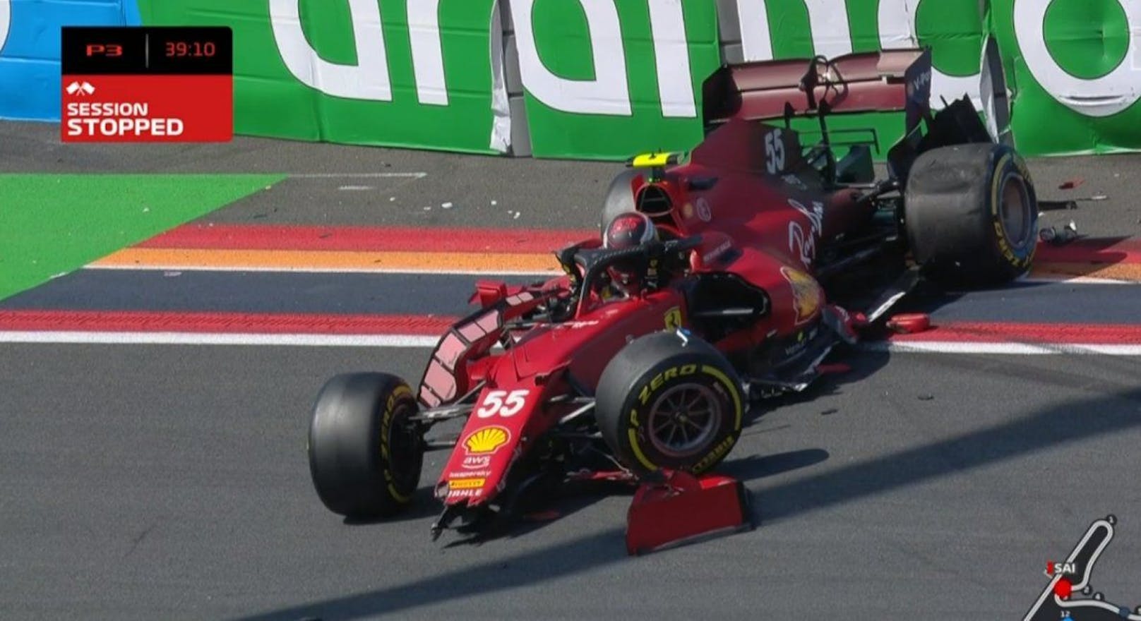 Carlos Sainz ist mit seinem Ferrari verunfallt. 
