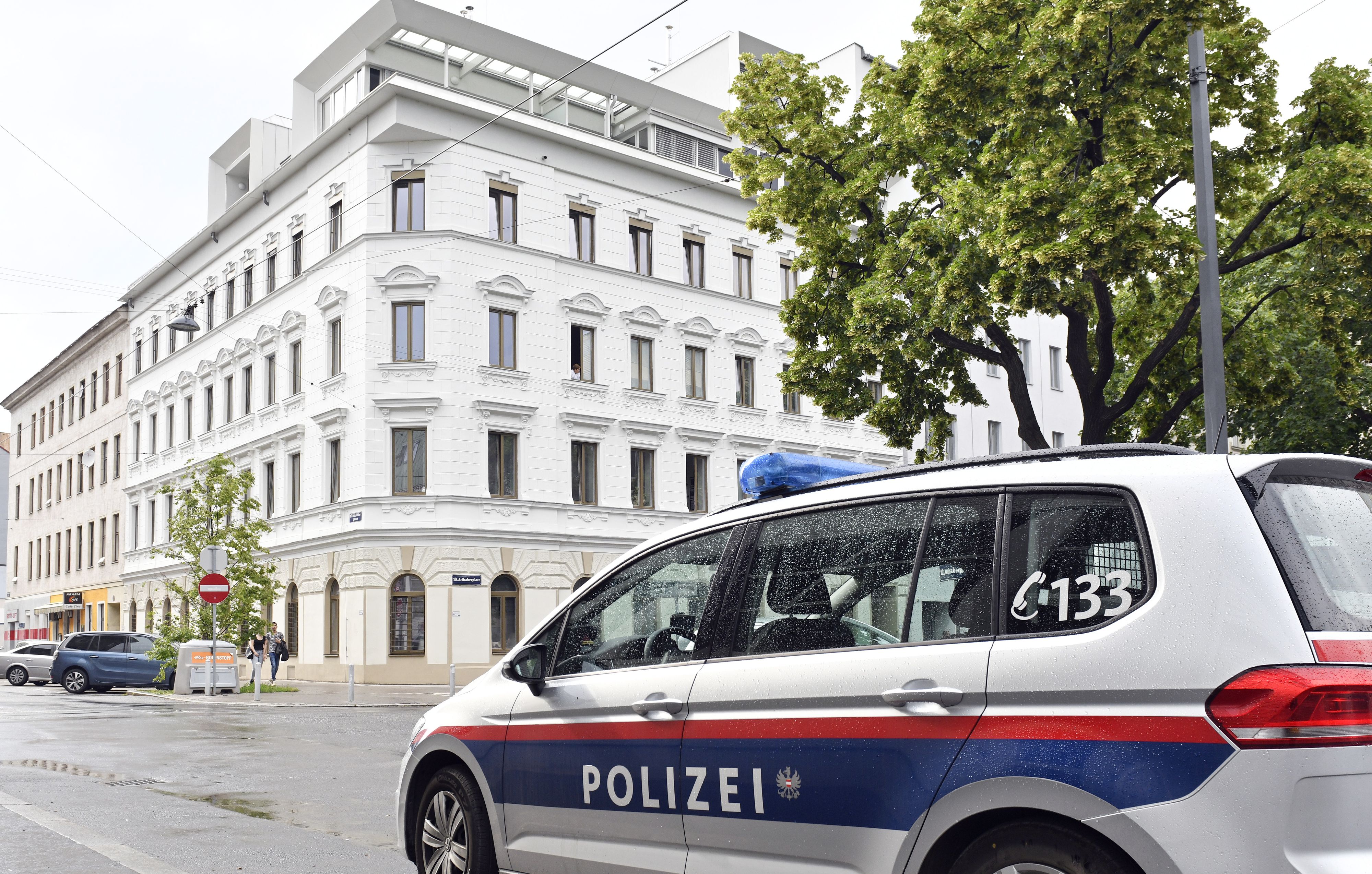 Der Wohnort der Frau wird nun verstärkt von der Polizei bestreift.