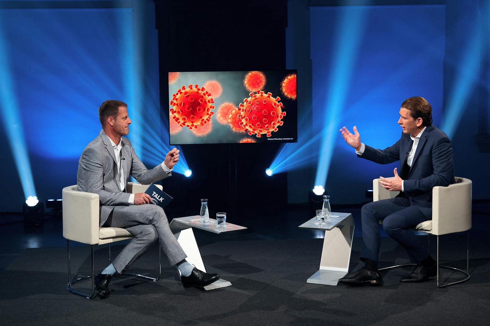 Bundeskanzler Sebastian Kurz im Servus-TV-Talk mit Michael Fleischhacker