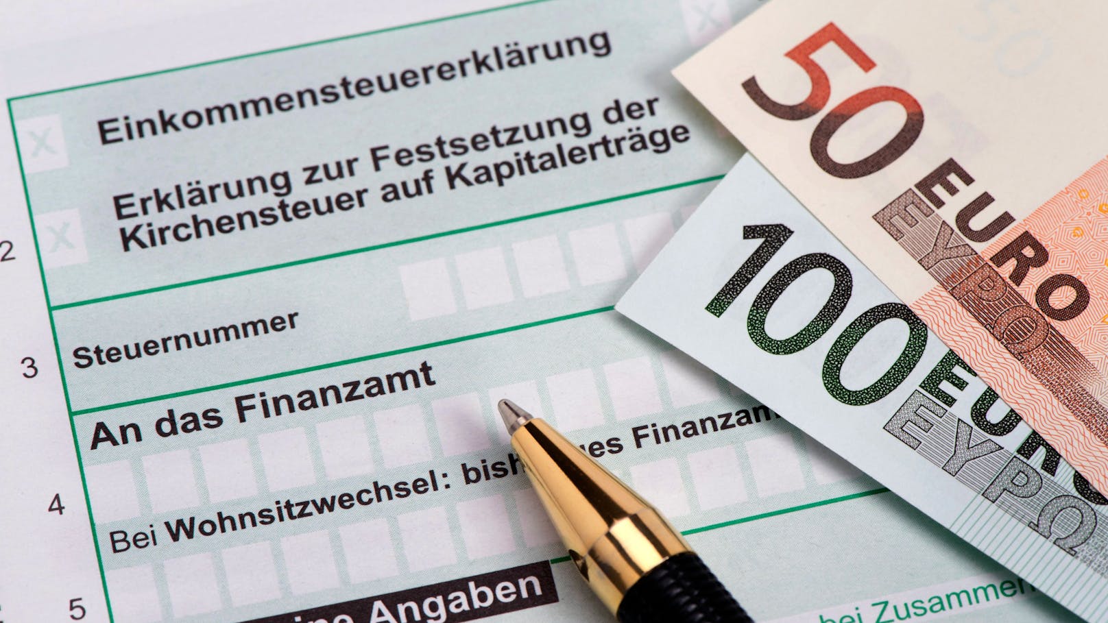 Statt 4.600 Euro an das Finanzamt zurückzuzahlen, gelang es einem Kärntner, mit der Hilfe der AK 3.900 Euro Steuergutschrift von der Behörde zu erhalten. (Symbolbild)