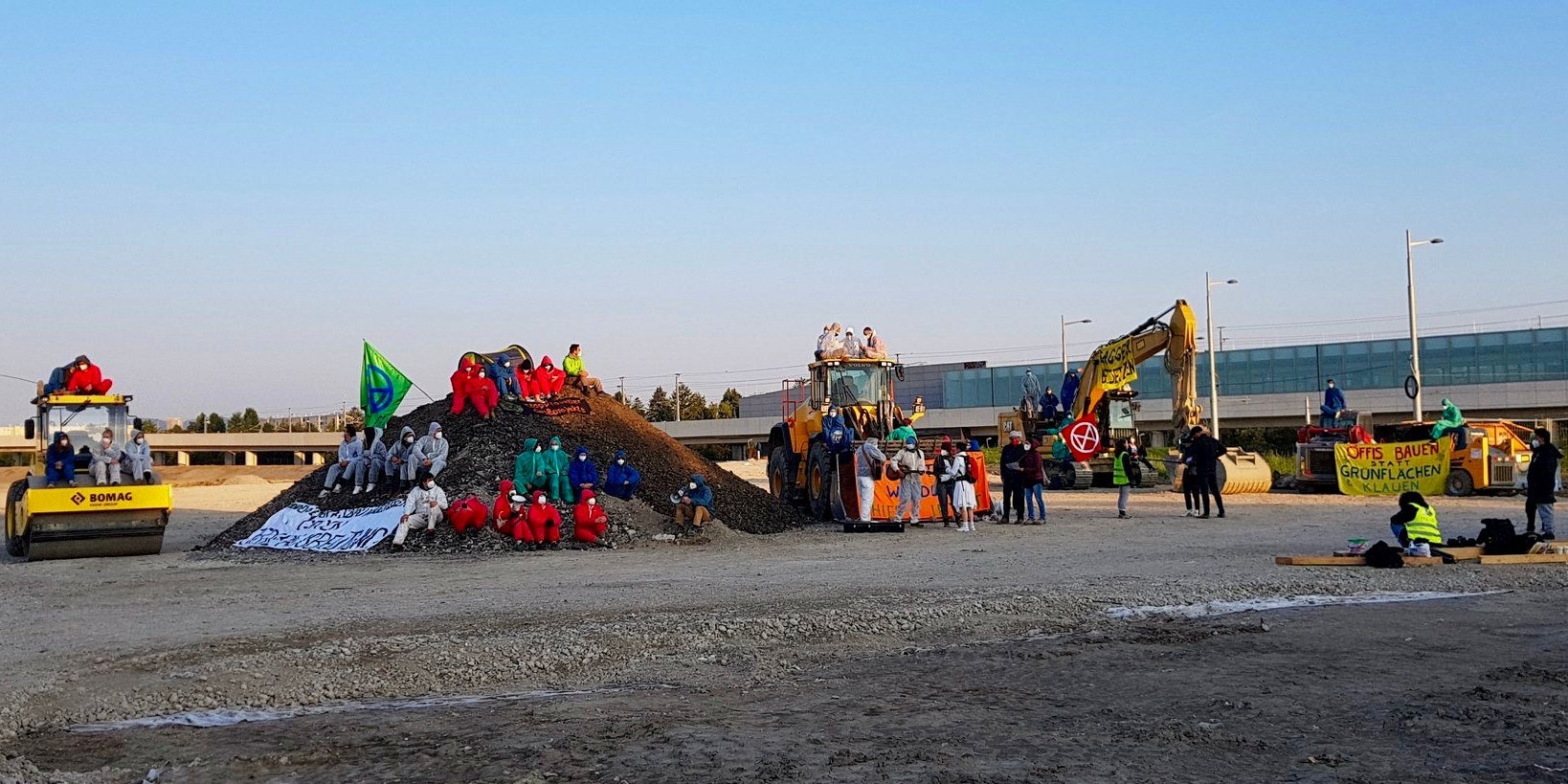 Die neue Woche startet mit einer weiteren Blockade einer Baustelle der Stadtstraße.