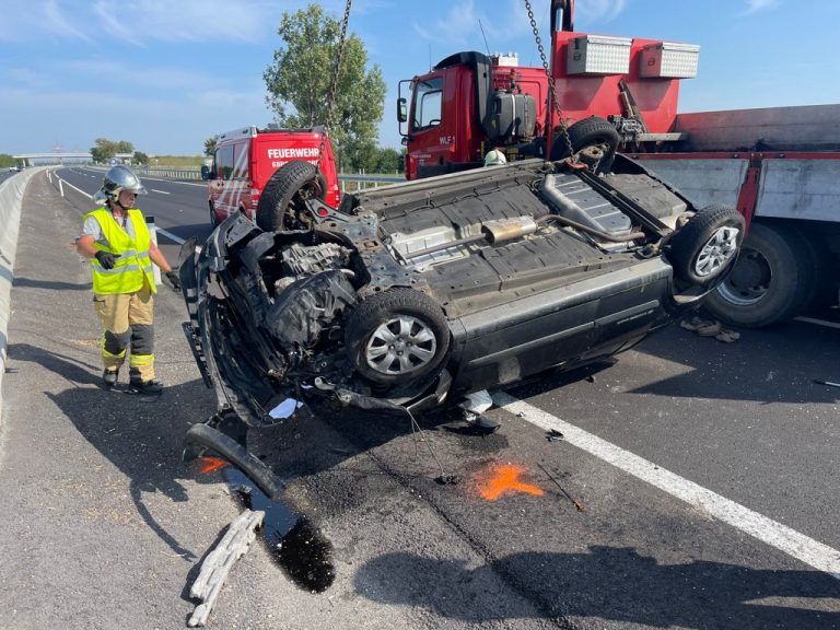 Die Feuerwehr im Bergungseinsatz.