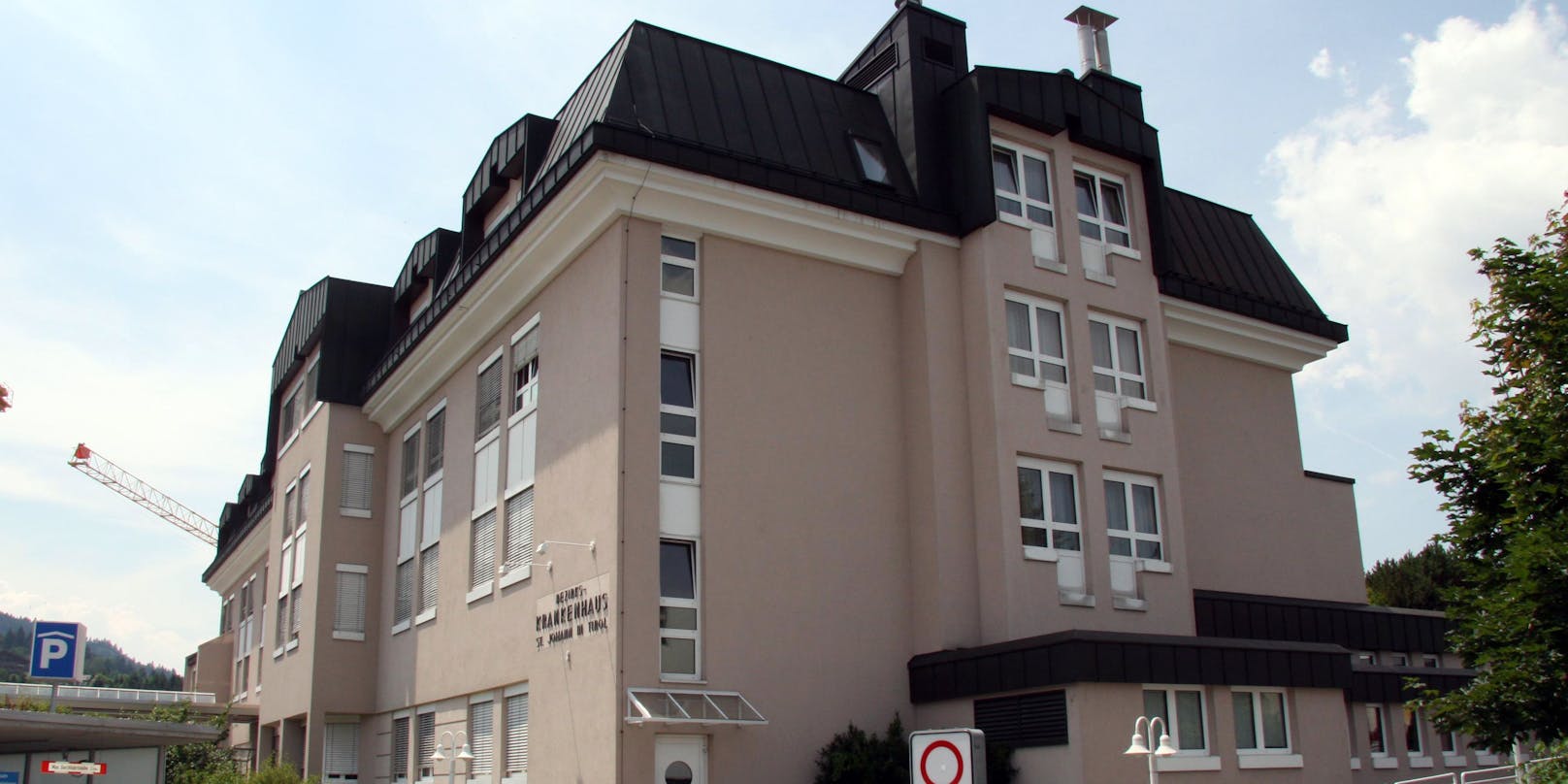Im Bezirkskrankenhaus St. Johann kämpfen die Behörden gegen einen neuen Cluster.&nbsp;
