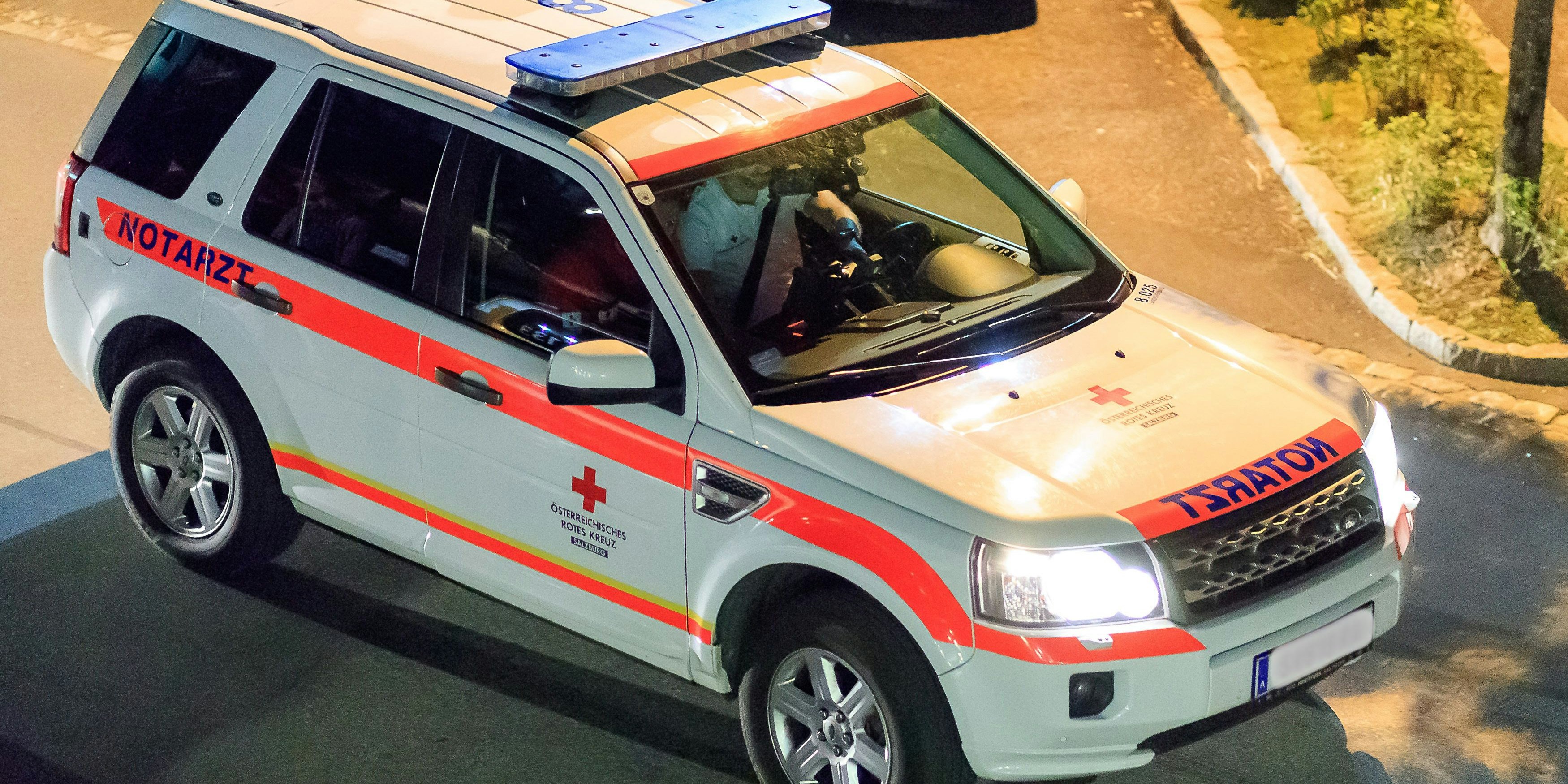 Ein Zeuge wählte den Notruf, doch der Notarzt konnte nur noch den Tod feststellen.