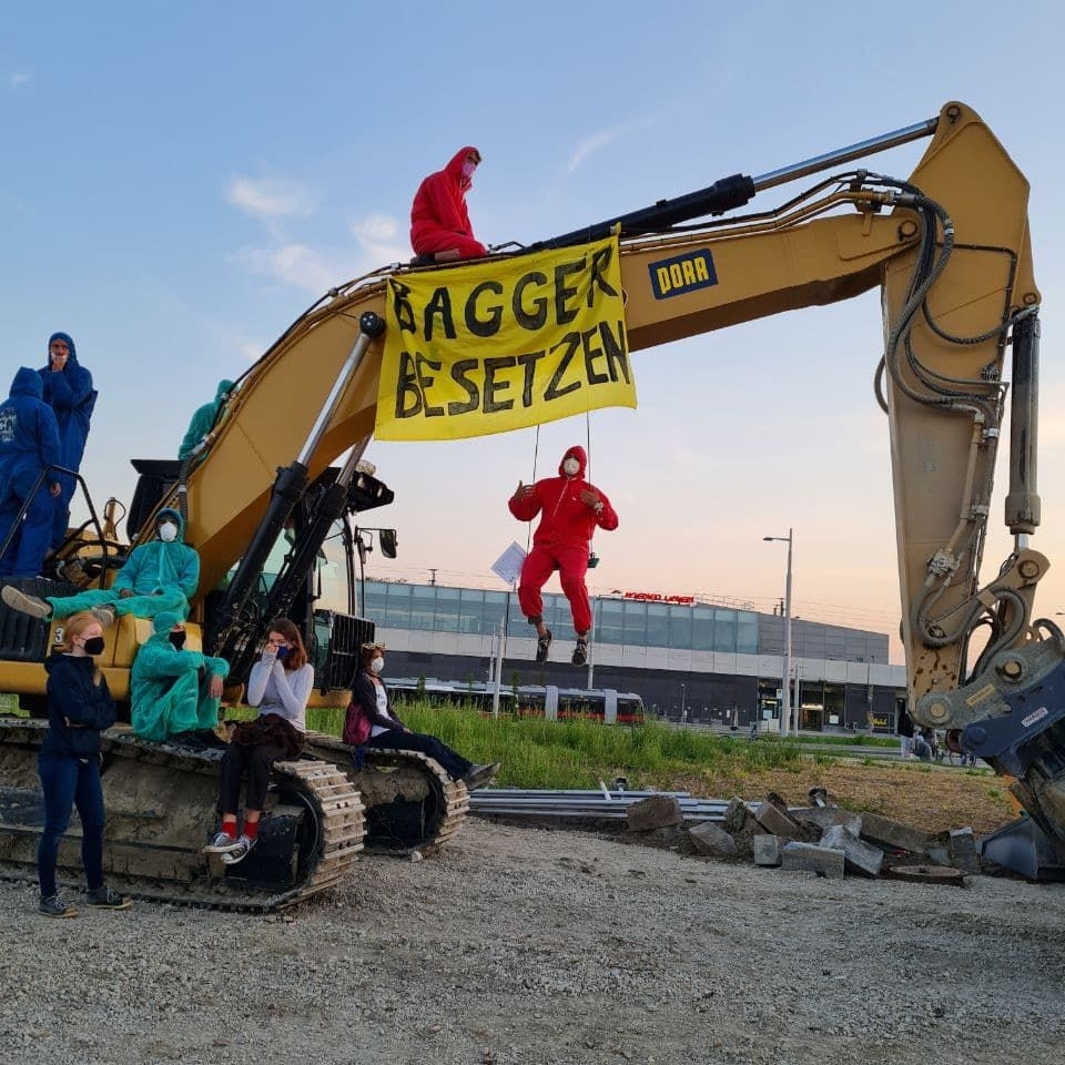 Die neue Woche startet mit einer weiteren Blockade einer Baustelle der Stadtstraße.