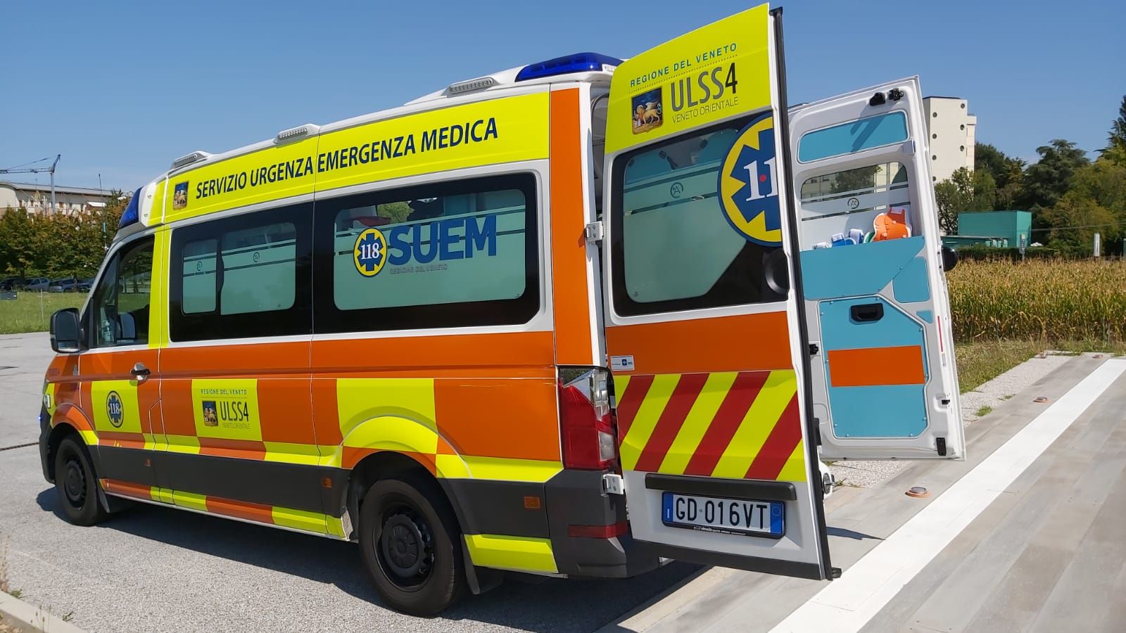 Flug von Italien nach Österreich