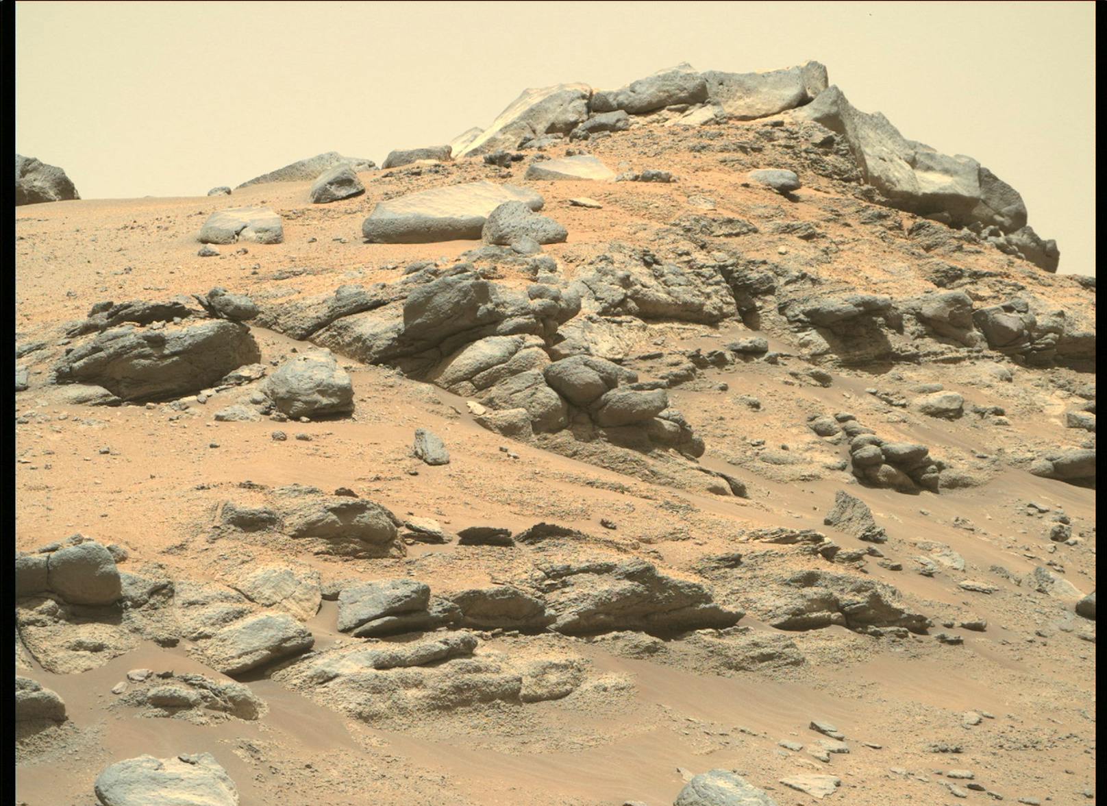 Dies sind Aufnahmen des&nbsp;NASA-Rovers "Perseverance" auf seiner Mars-Mission.