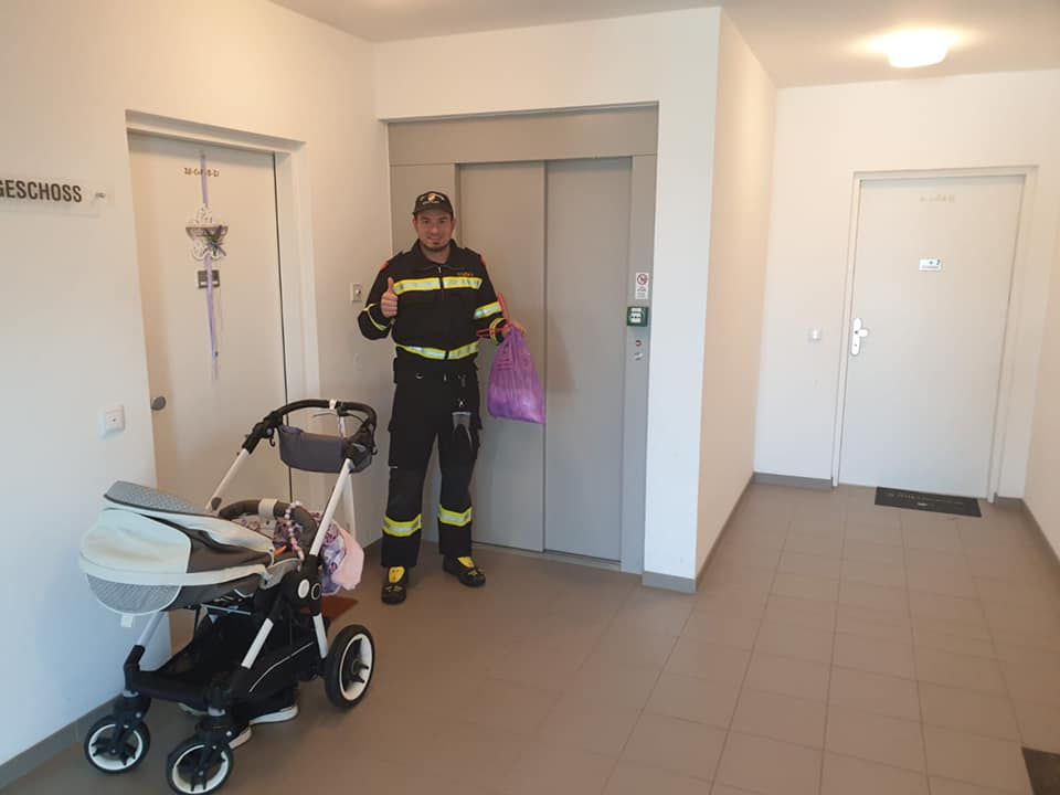 Einer der tapferen Florianis mit dem Windelsack.