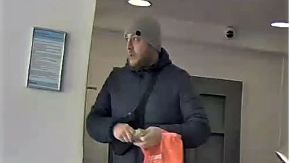 Dieser Mann steht im Verdacht, den fünfstelligen Betrag gestohlen zu haben. 