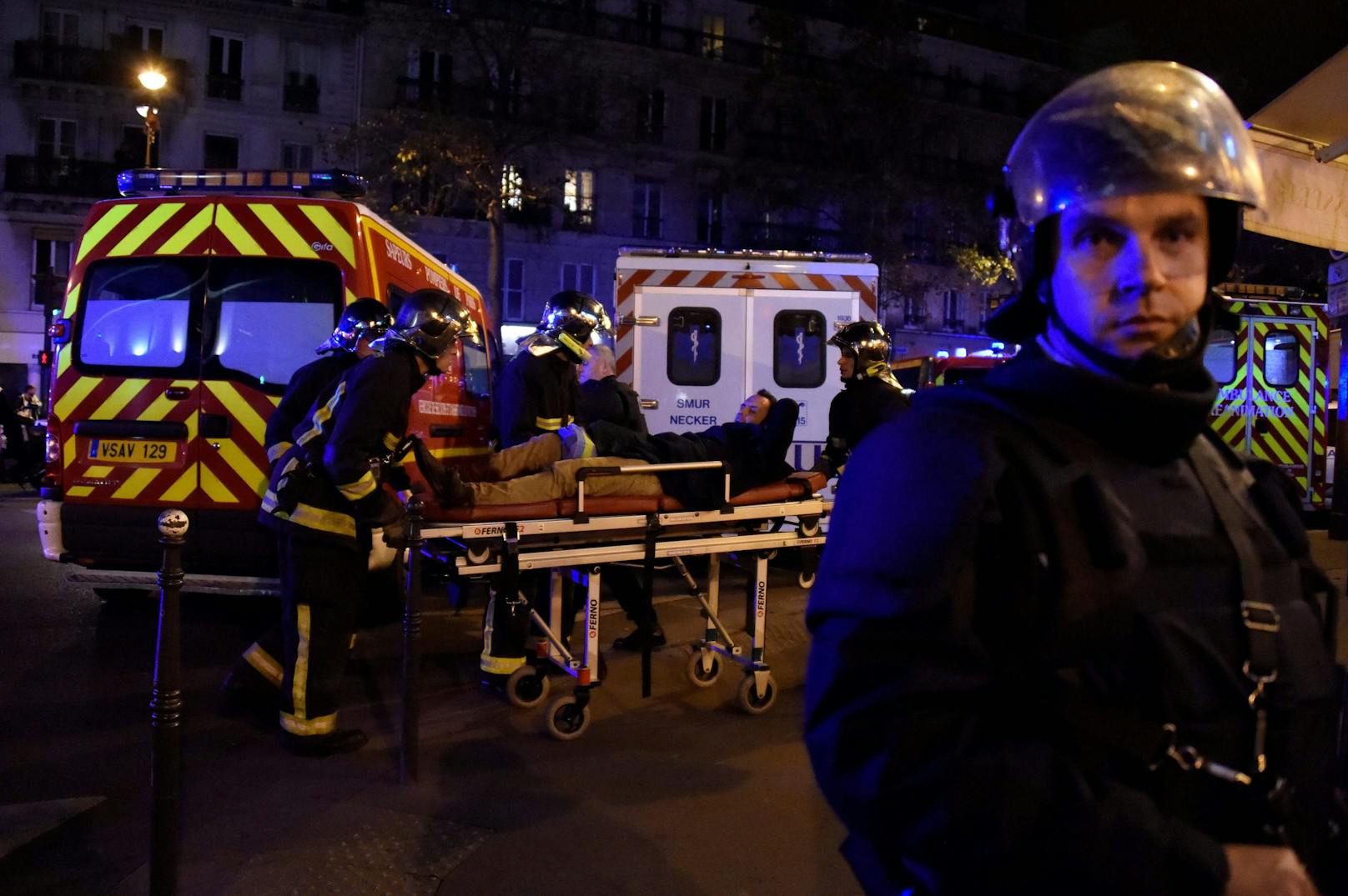 Insgesamt töteten die Attentäter bei den Angriffen an verschiedenen Orten in Paris 130 Menschen.