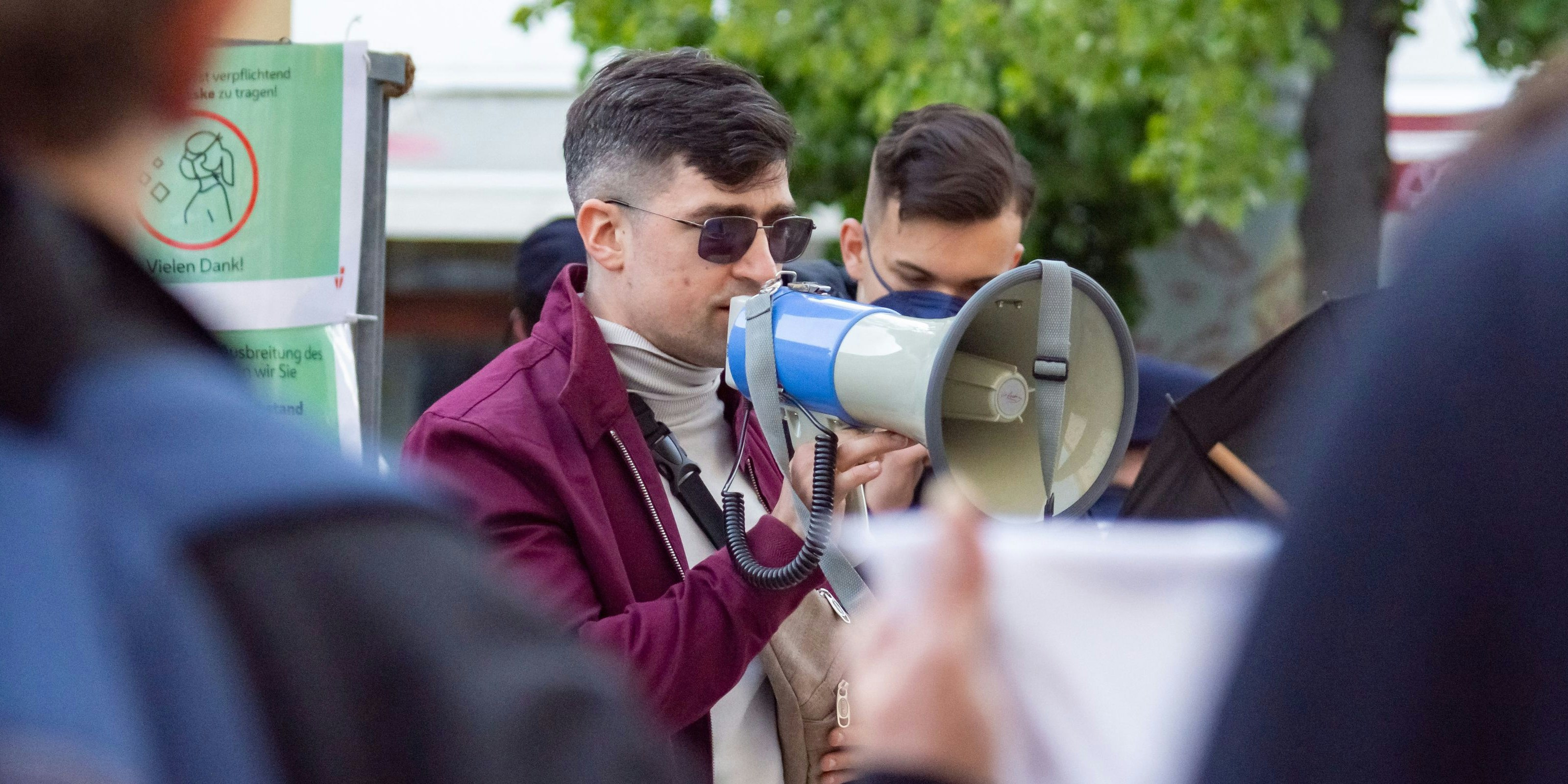 Identitären-Chef Martin Sellner muss seine Aussagen widerrufen und die Prozesskosten zur Gänze tragen.