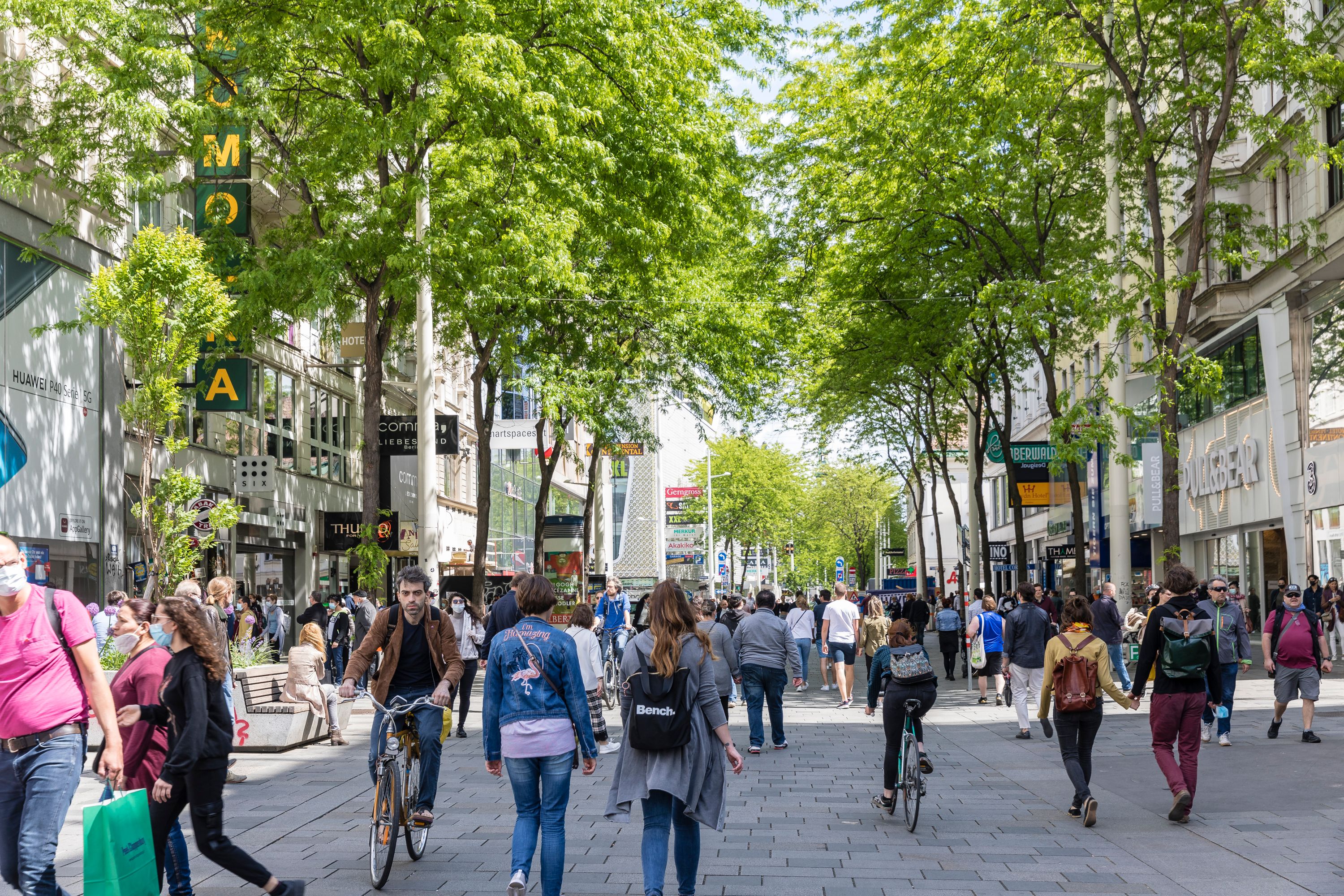 Menschen auf der Mariahilferstraße