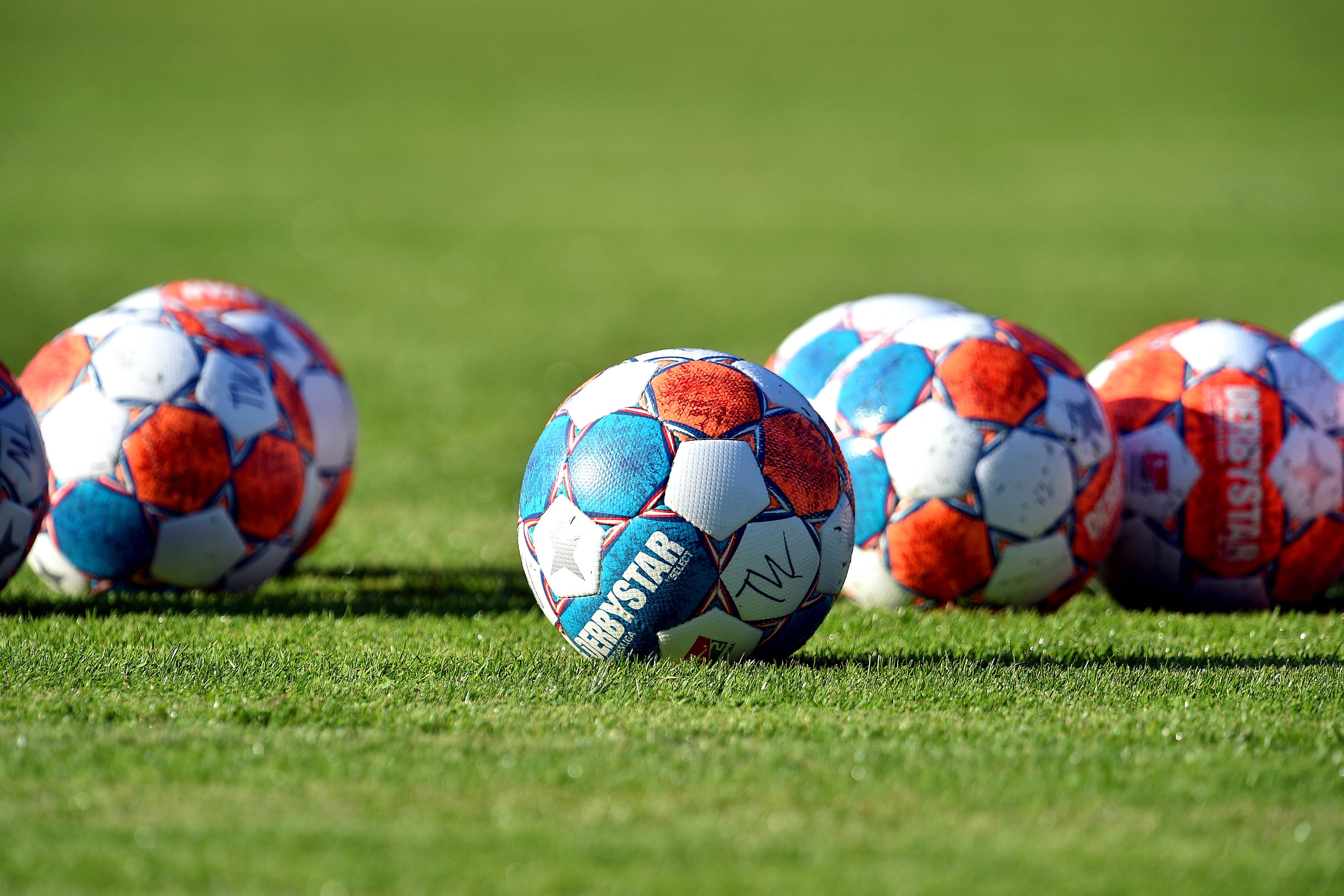 Schon bald könnten nur noch Geimpfte den Ball kicken