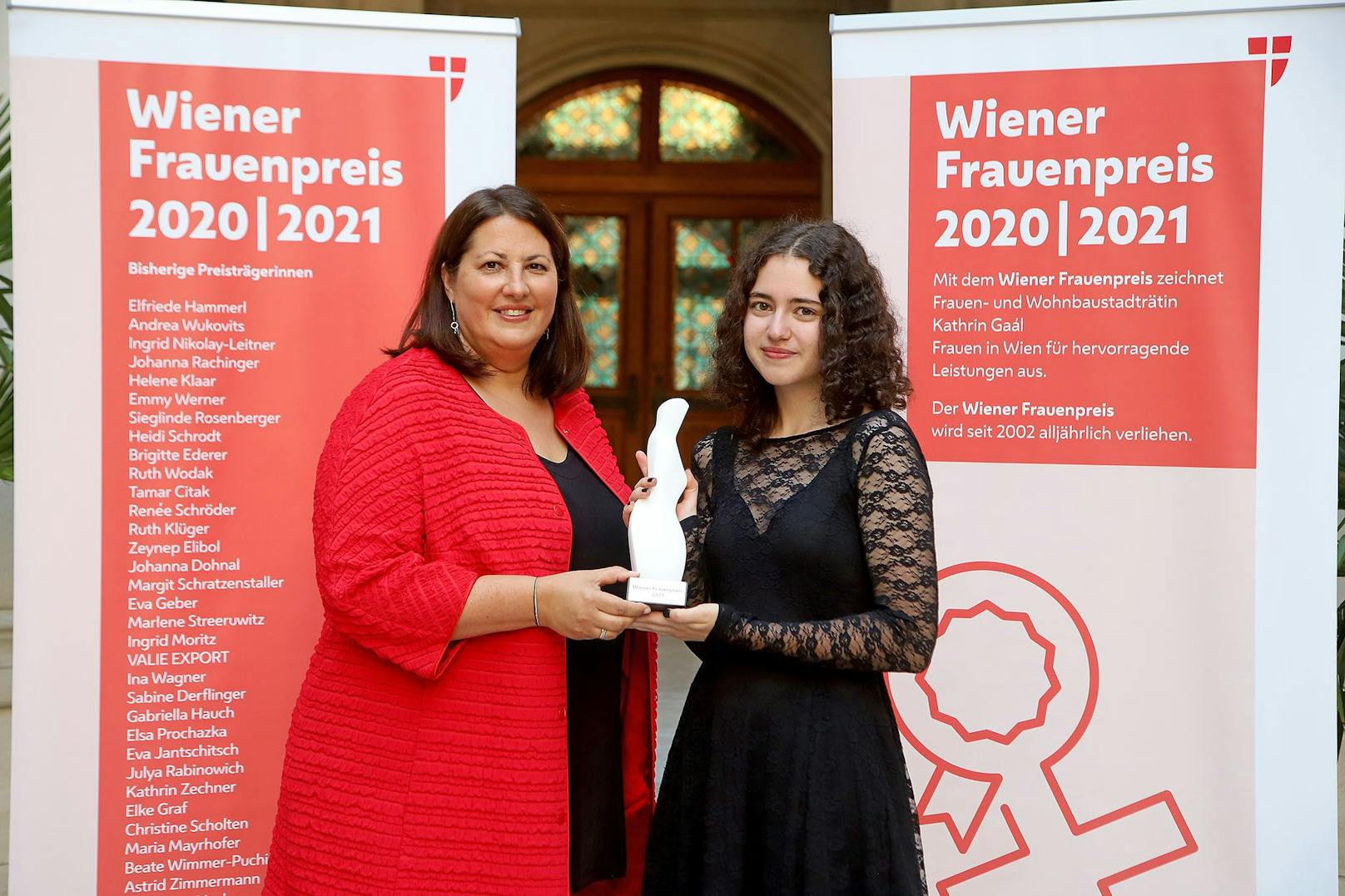 Geehrt wurde mit Chiara Helen Arduc (18) auch die bisher jüngste Preisträgerin („Vorwissenschaftliche Arbeit“).