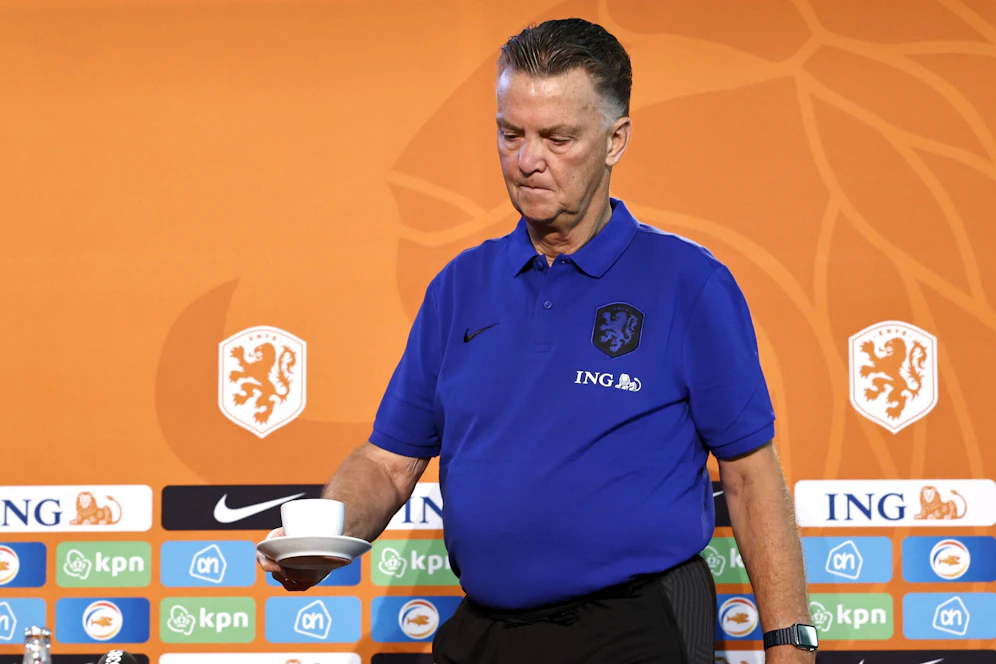 Louis van Gaal legt sich mit einem Journalisten an. 