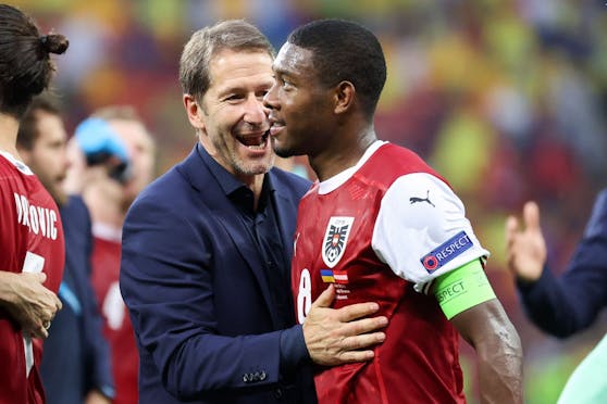 David Alaba mit Teamchef Franco Foda.