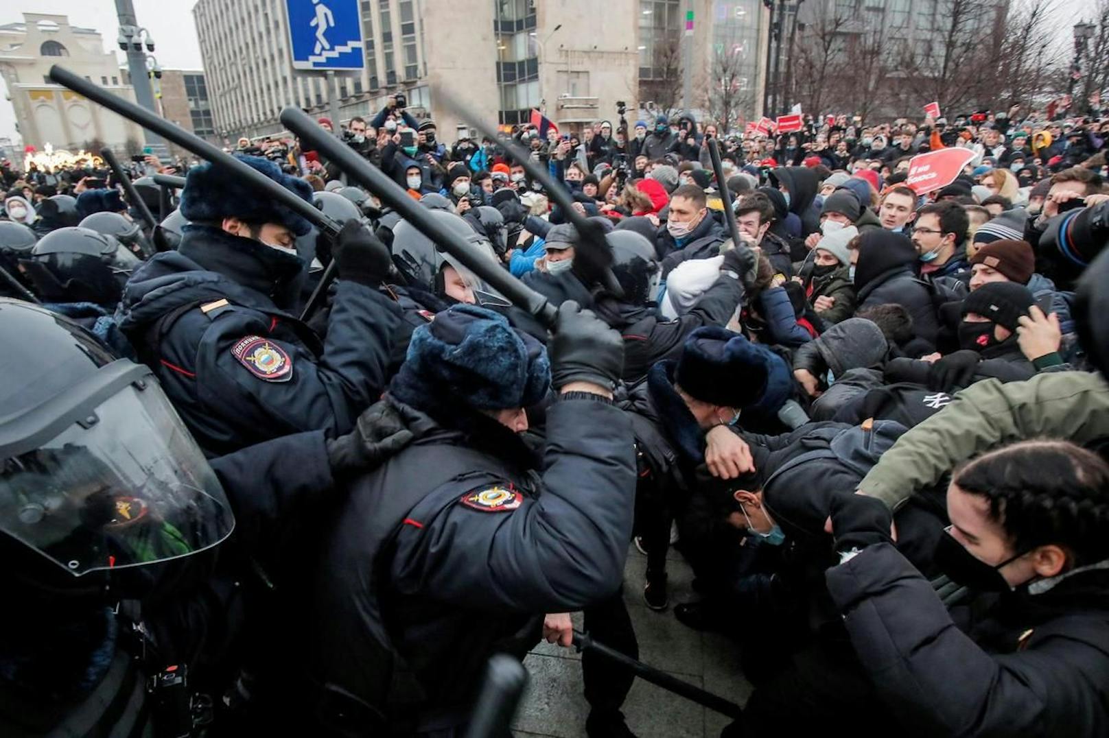 Moskau geht zurzeit streng gegen die Unterstützerinnen und Unterstützer Nawalnys vor. Wie hier bei einer Demonstration in Moskau im Januar 2021.