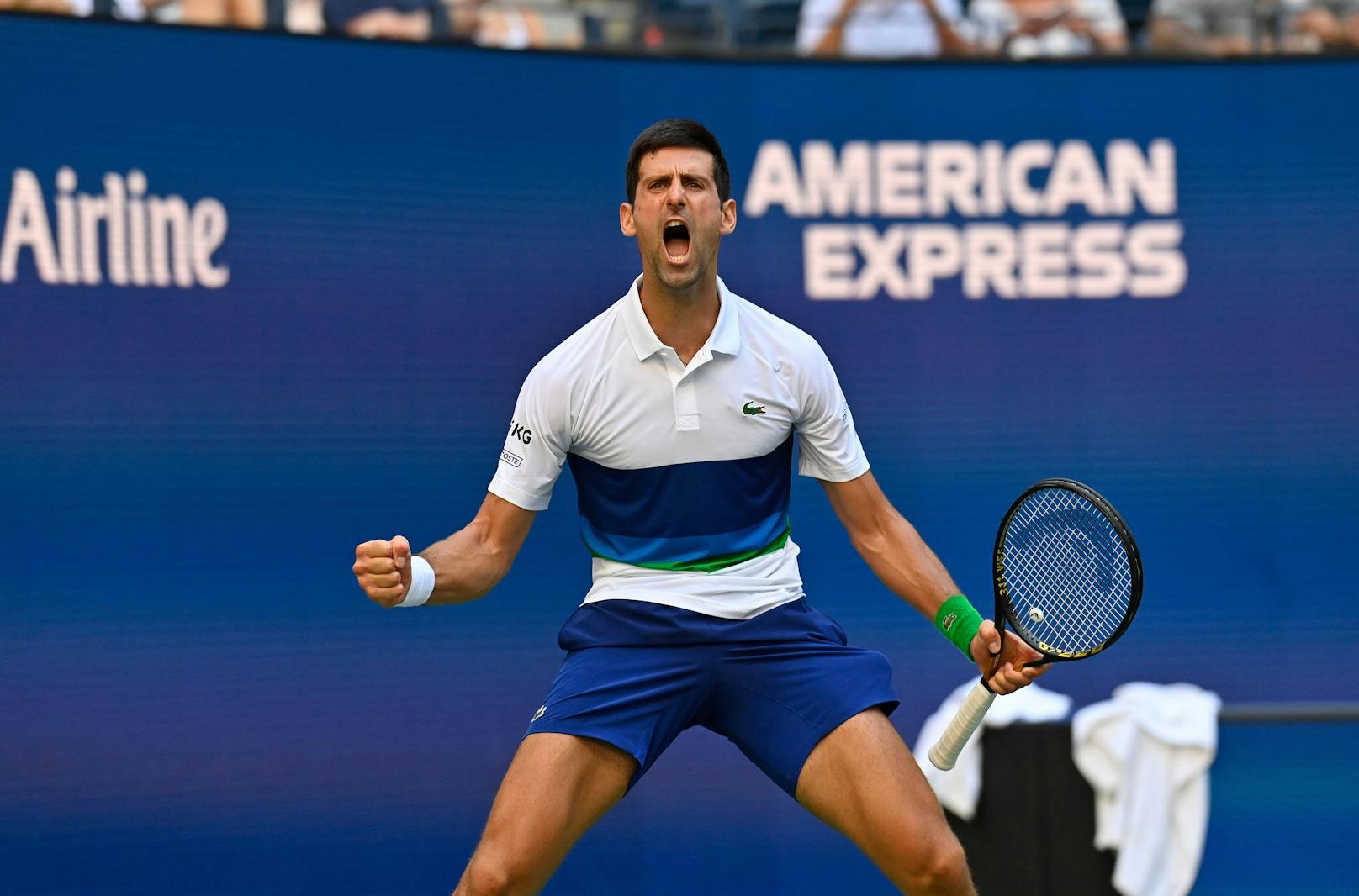 Novak Djokovic jubelt über den Vorstoß in die Runde der besten Acht.