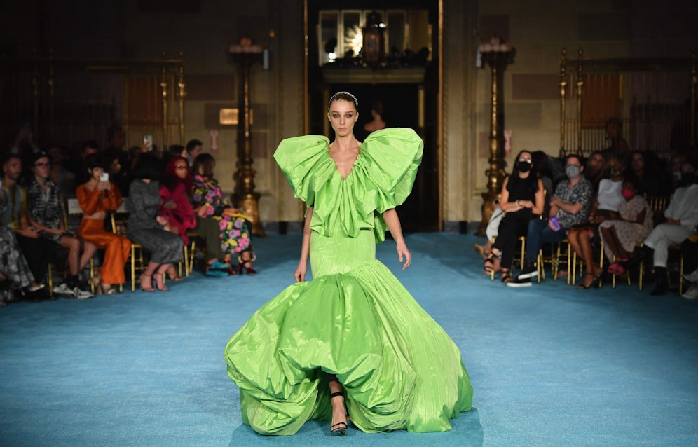 Eine der ersten Shows nach 18 Monaten: Christian Sirianos Kollektion für das Frühjahr 2022.