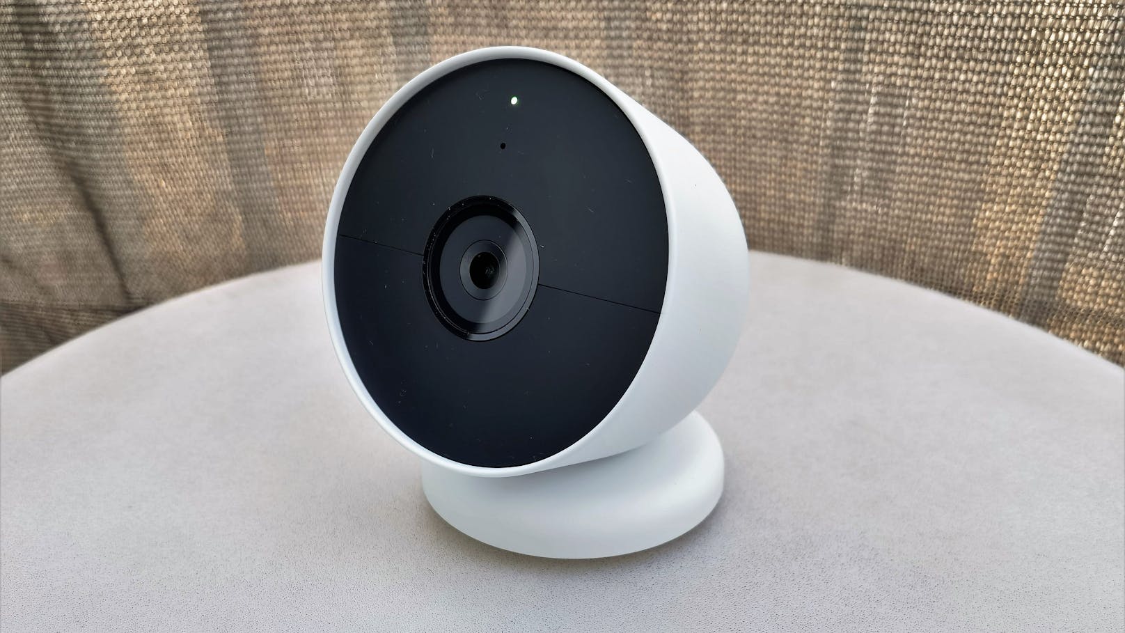 Google Nest Cam im Test: Akku-Kamera lernt Leute kennen.