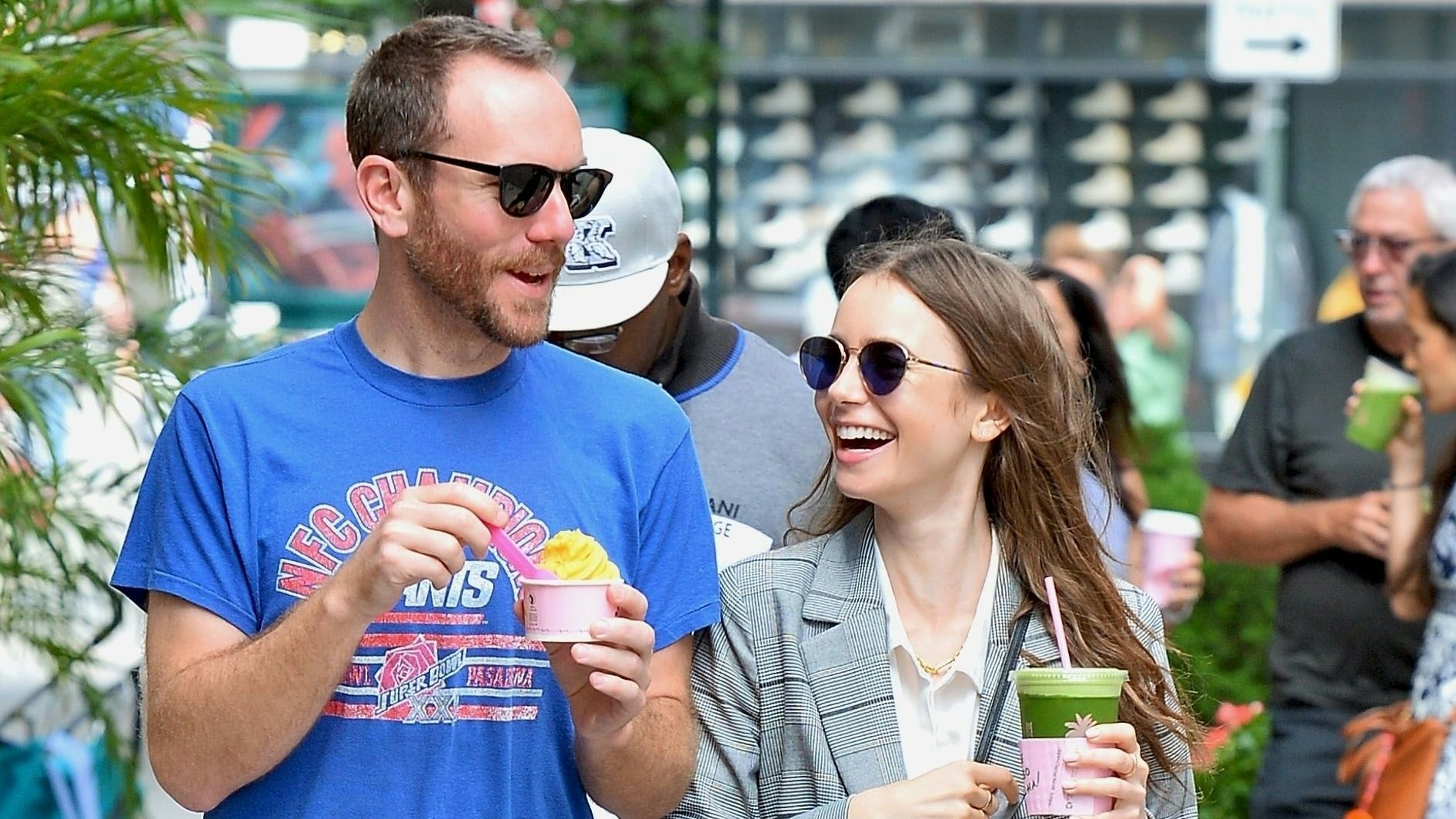 Lily Collins hat den Regisseur Charlie McDowell geheiratet.
